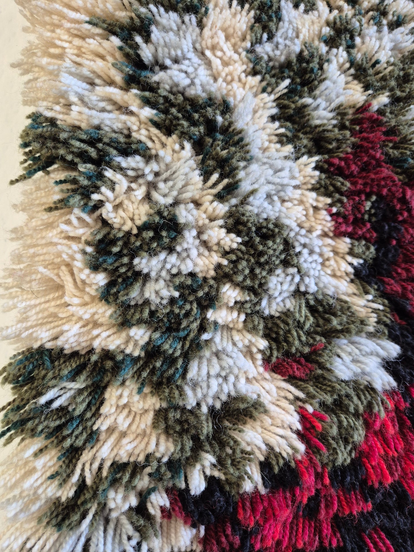 Kirsti Ilvessalo "Metsässä palaa" Ryijy Wall Hanging – Finnish Mid-Century Modern Wool Textile Art