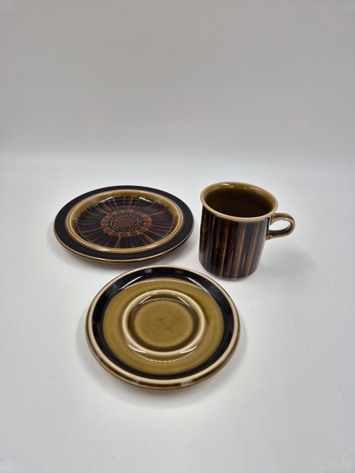 Arabia Kosmos Coffee Cup Set | Ulla Procopé & Gunvor Olin-Grönqvist | Finnish Vintage Stoneware