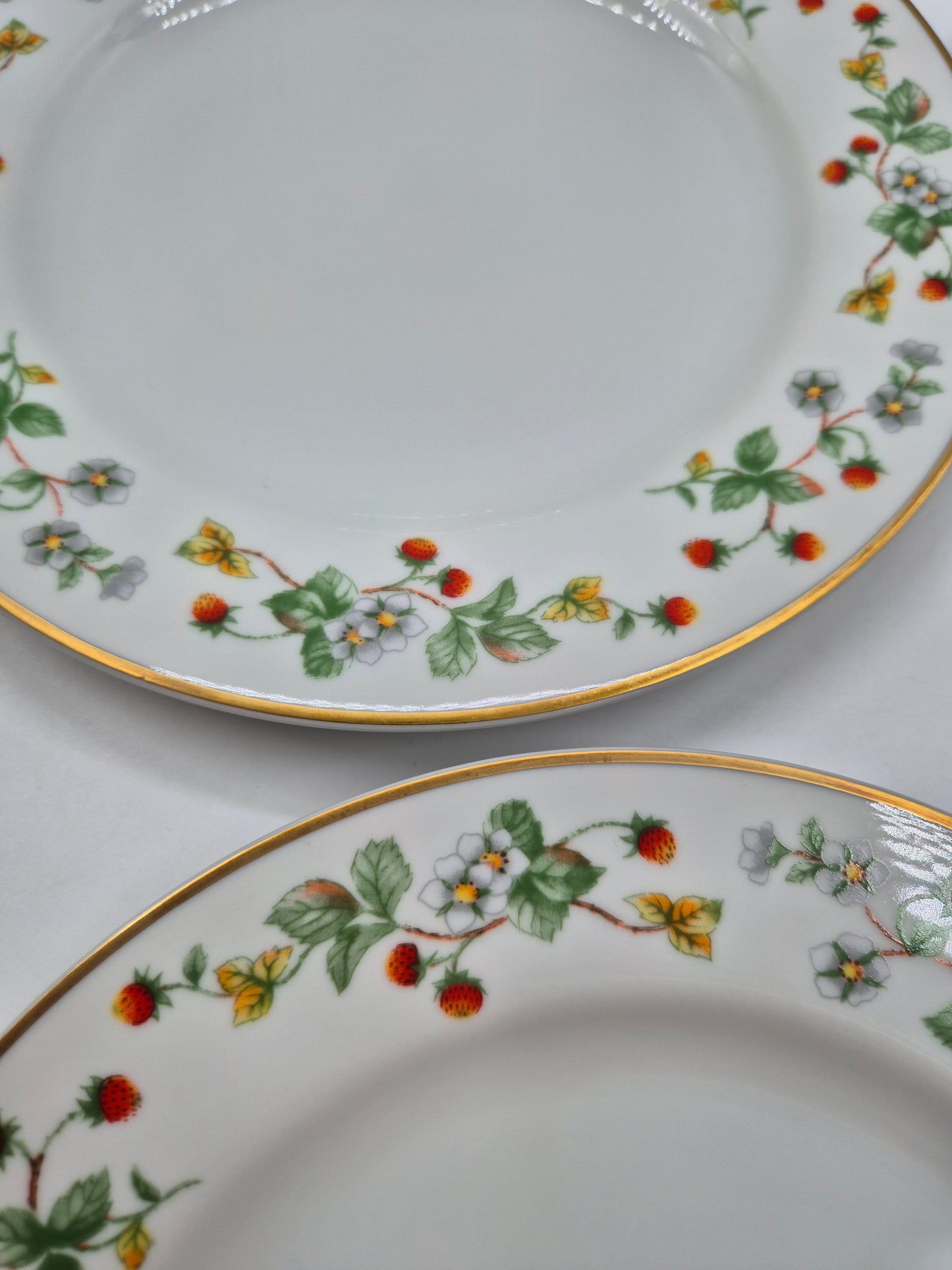 Set of 6 Christineholm Smultron Salad Plates 21 cm | Wild Strawberry Pattern | Scandinavian Tableware