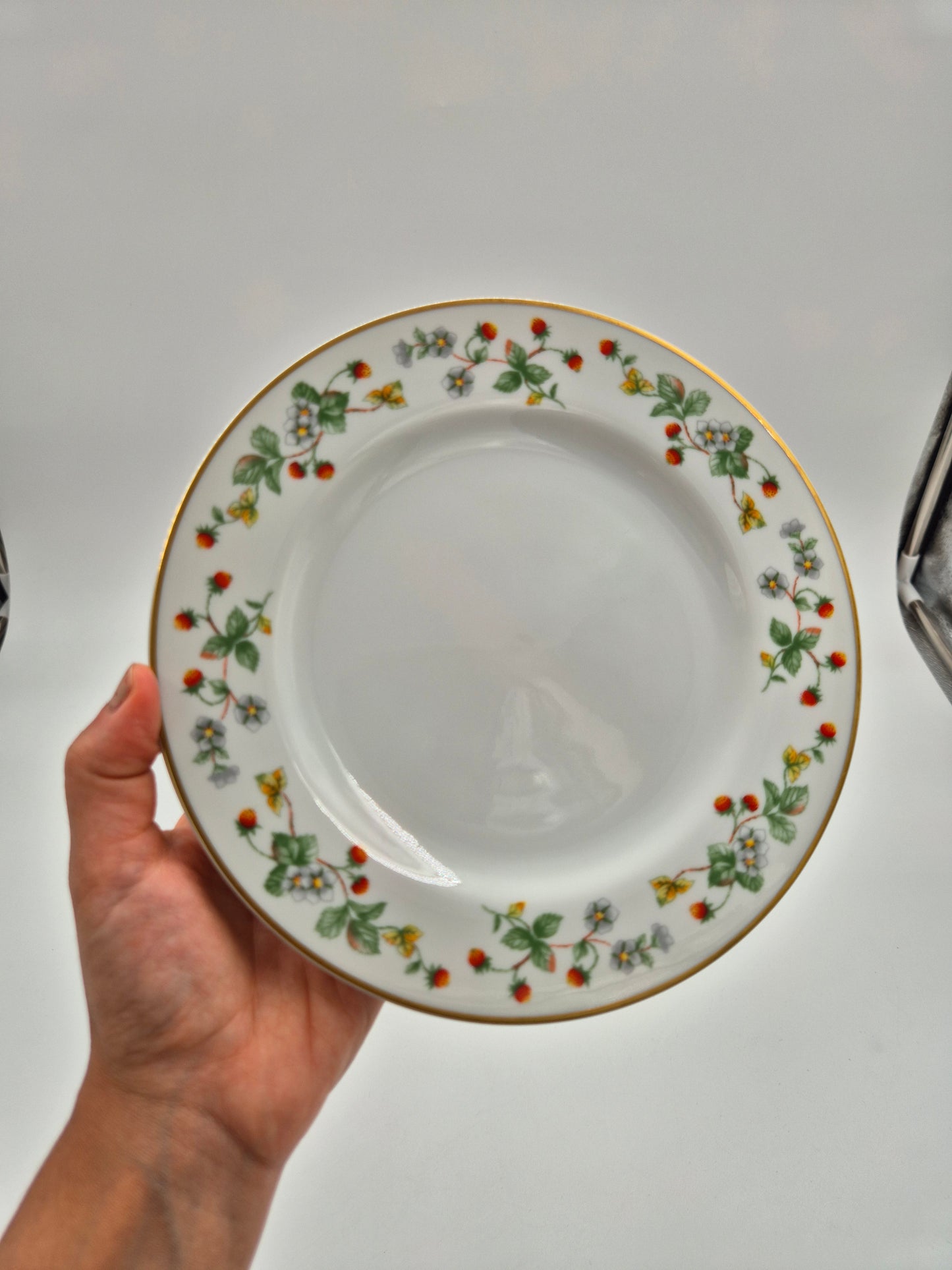 Set of 6 Christineholm Smultron Salad Plates 21 cm | Wild Strawberry Pattern | Scandinavian Tableware