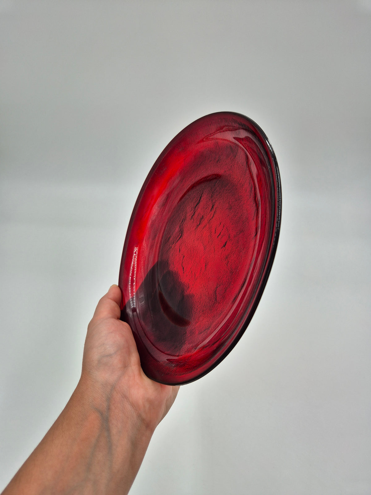 Set of 13 Vintage Arcoroc Ruby Red Dessert Plates | French Red Glass Plates 19 cm | Mid Century Scandinavian Tableware