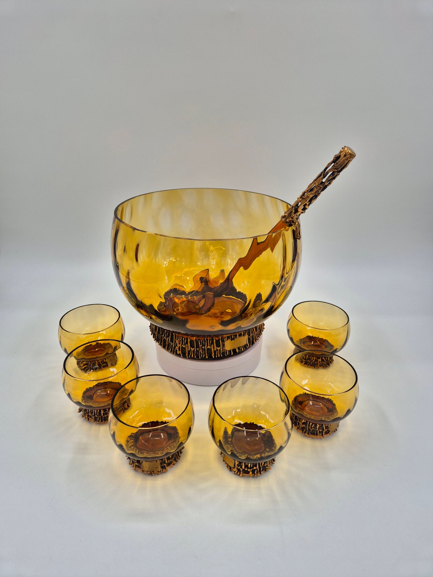 Pentti Sarpaneva Kaarna Vintage Punch Bowl Set – Turun Hopea & Kumela – Amber Glass, Bronze, 8-Piece Finnish Mid Century Modern Barware
