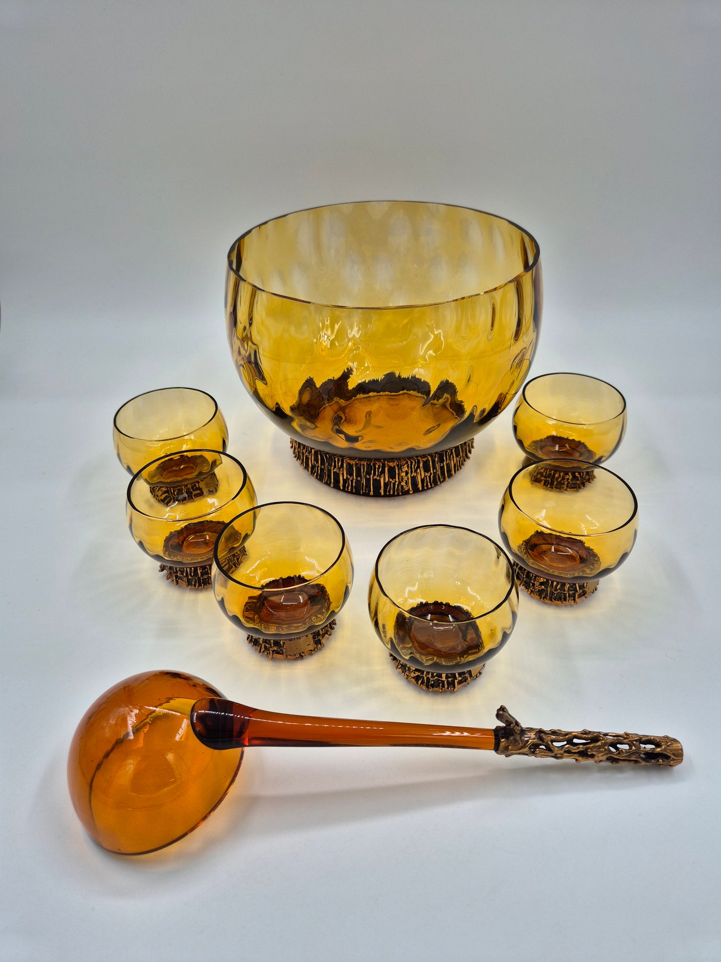 Pentti Sarpaneva Kaarna Vintage Punch Bowl Set – Turun Hopea & Kumela – Amber Glass, Bronze, 8-Piece Finnish Mid Century Modern Barware