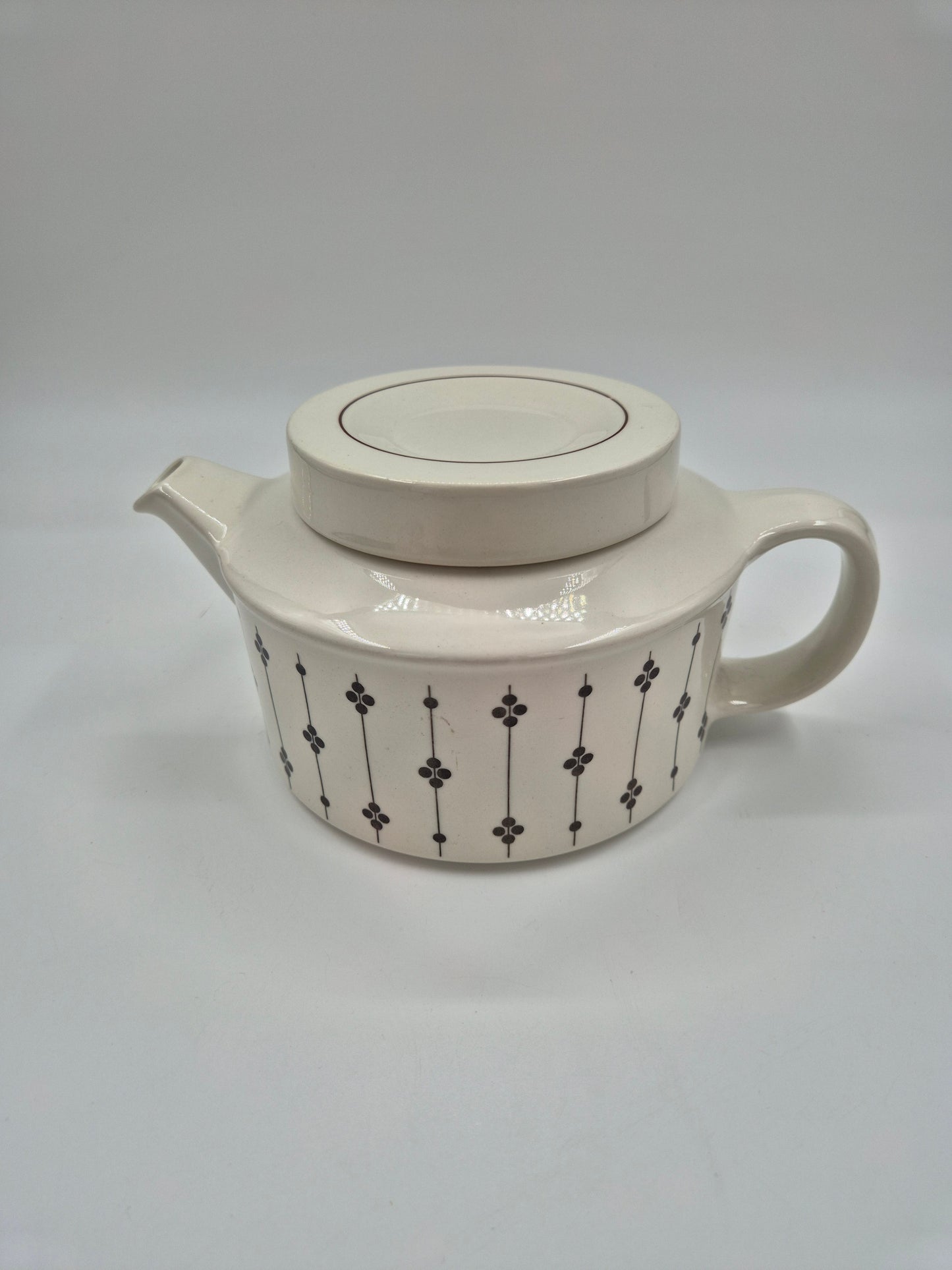 Vintage Arabia Kartano Teapot by Esteri Tomula | Finnish Mid Century Modern Tea Pot | 1970s Arabia Finland Stoneware Teapot