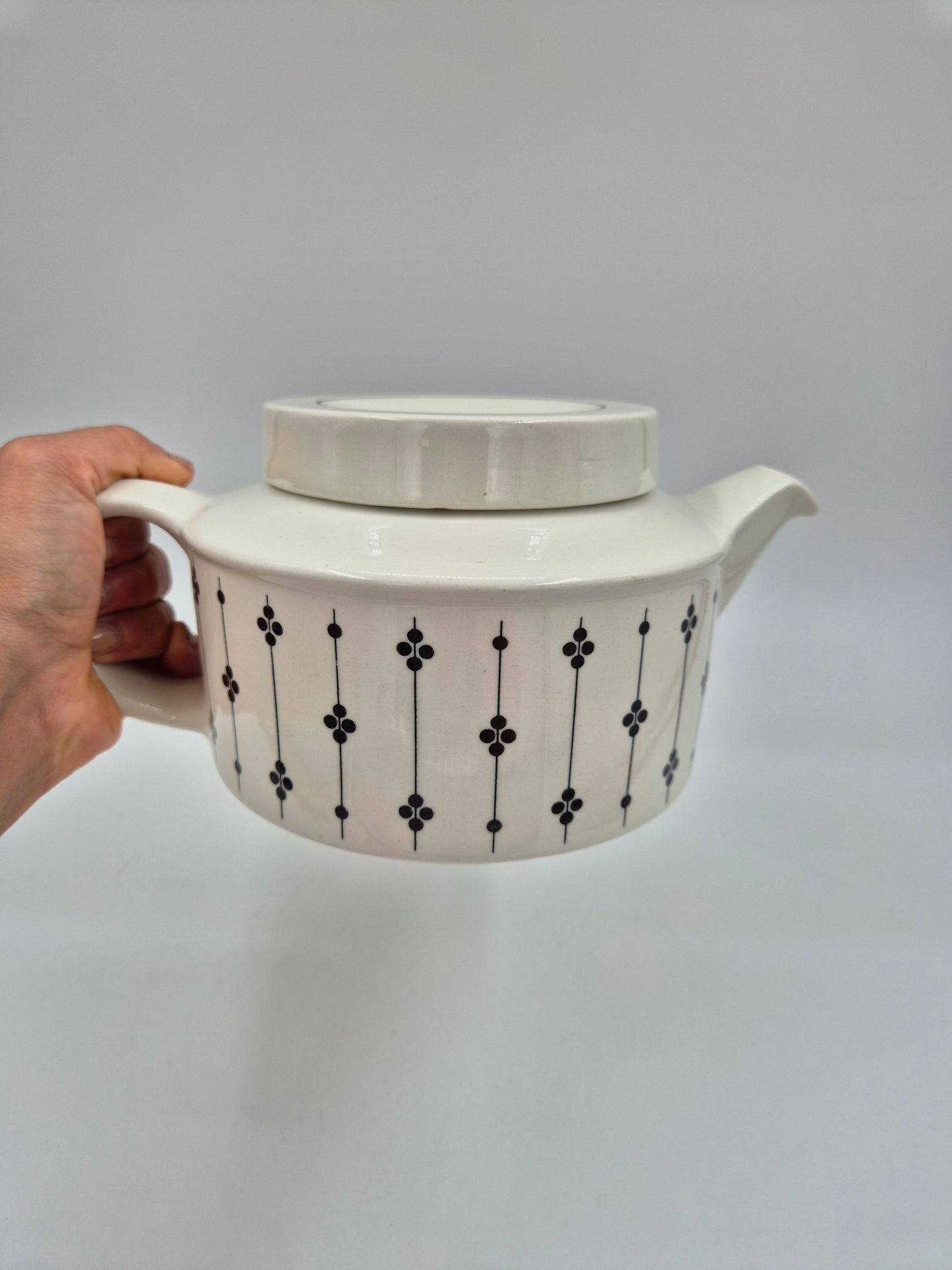 Vintage Arabia Kartano Teapot by Esteri Tomula | Finnish Mid Century Modern Tea Pot | 1970s Arabia Finland Stoneware Teapot