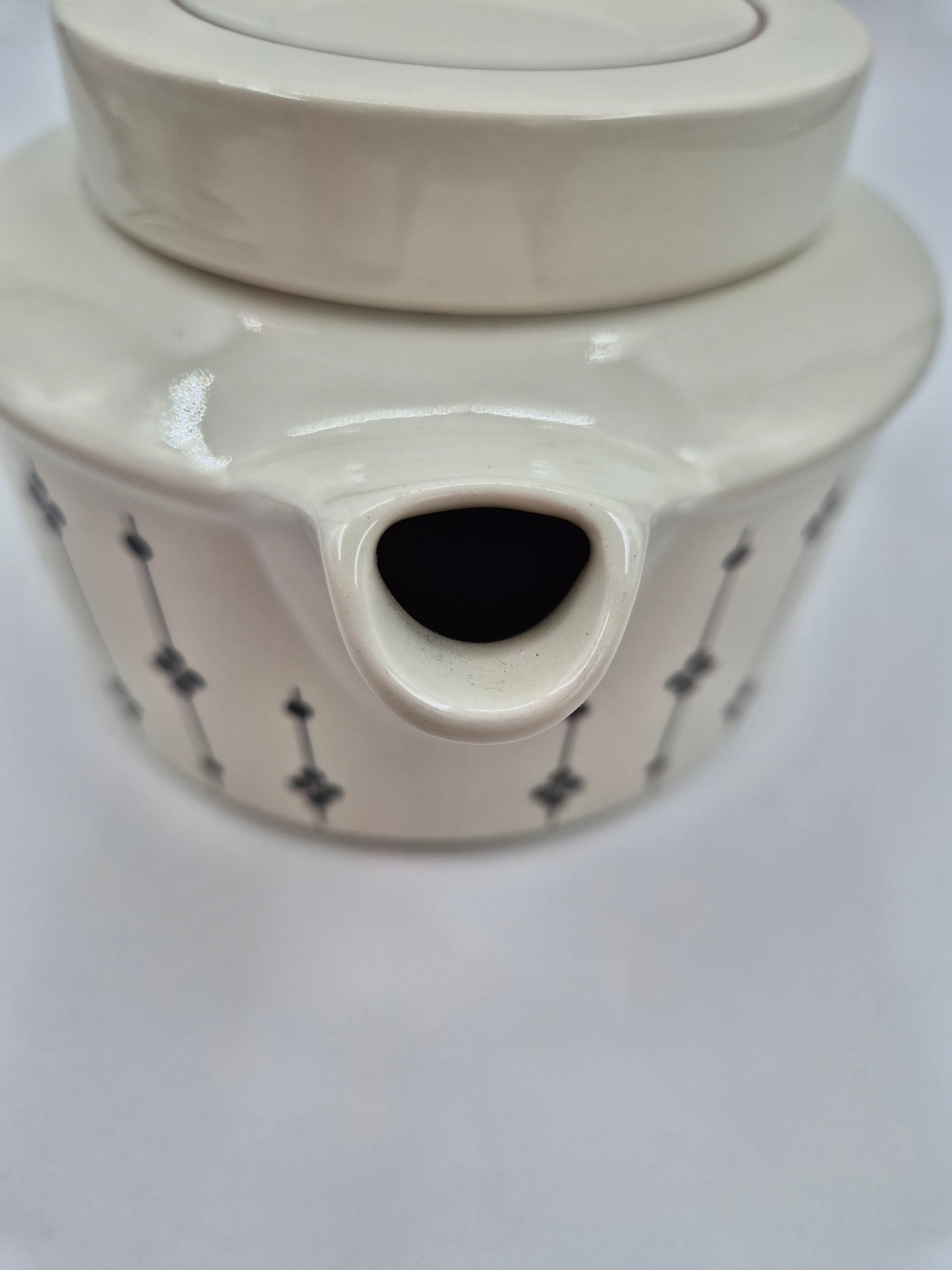 Vintage Arabia Kartano Teapot by Esteri Tomula | Finnish Mid Century Modern Tea Pot | 1970s Arabia Finland Stoneware Teapot