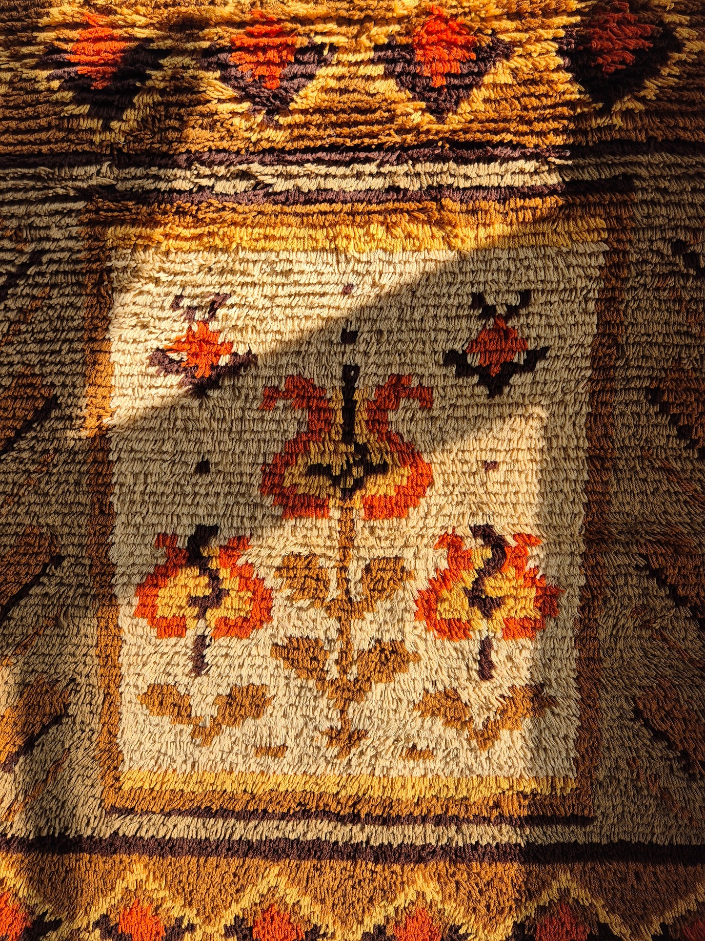 Vintage Finnish Ryijy "Pirtin Ikkuna" Wall Hanging – Handwoven Wool Textile Art – Scandinavian Tapestry Rug