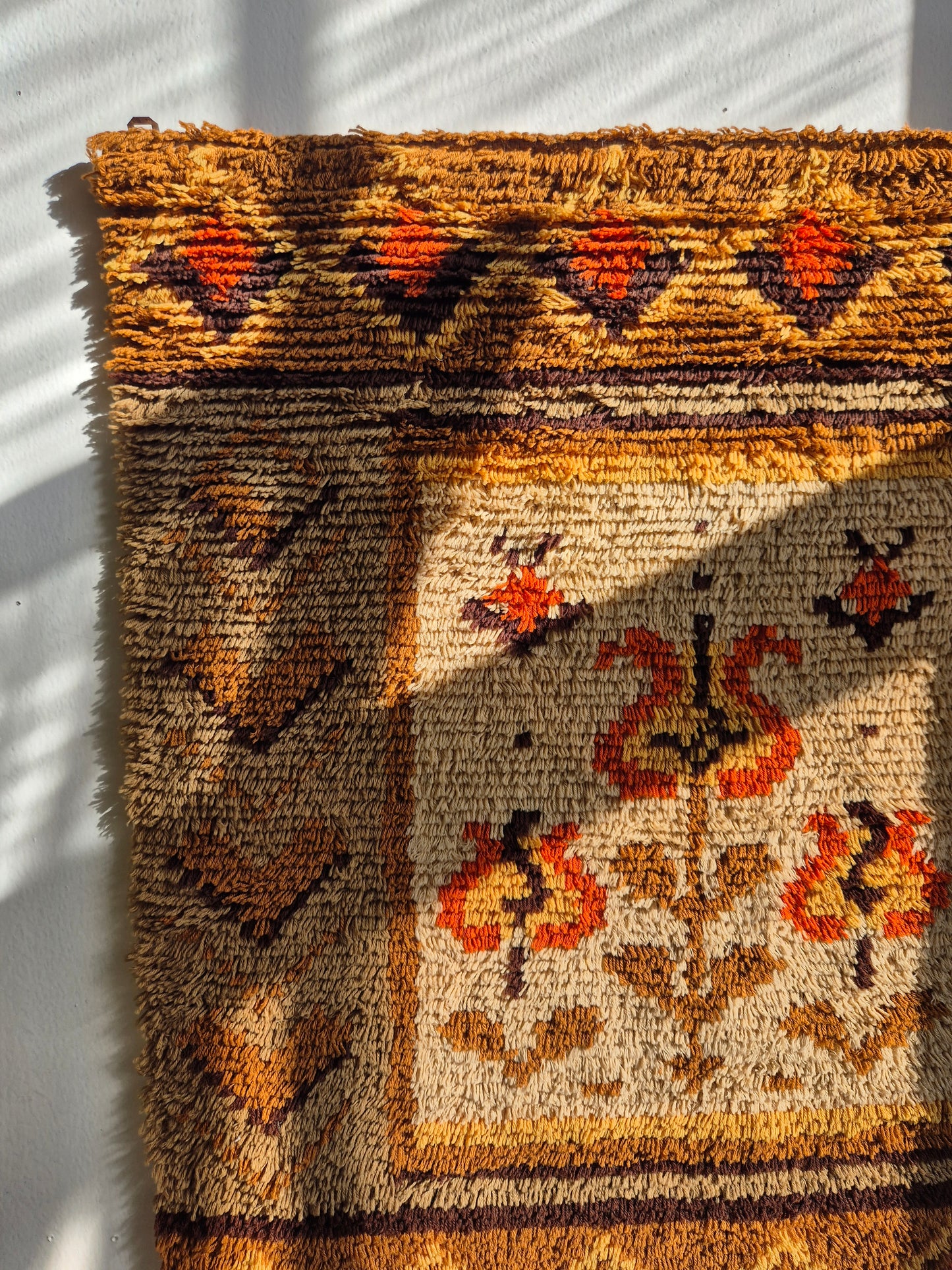 Vintage Finnish Ryijy "Pirtin Ikkuna" Wall Hanging – Handwoven Wool Textile Art – Scandinavian Tapestry Rug