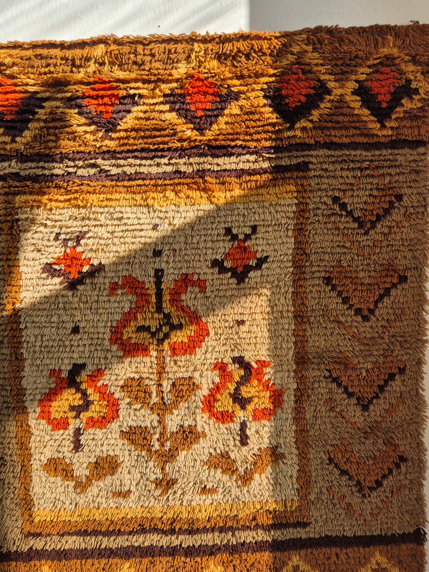 Vintage Finnish Ryijy "Pirtin Ikkuna" Wall Hanging – Handwoven Wool Textile Art – Scandinavian Tapestry Rug