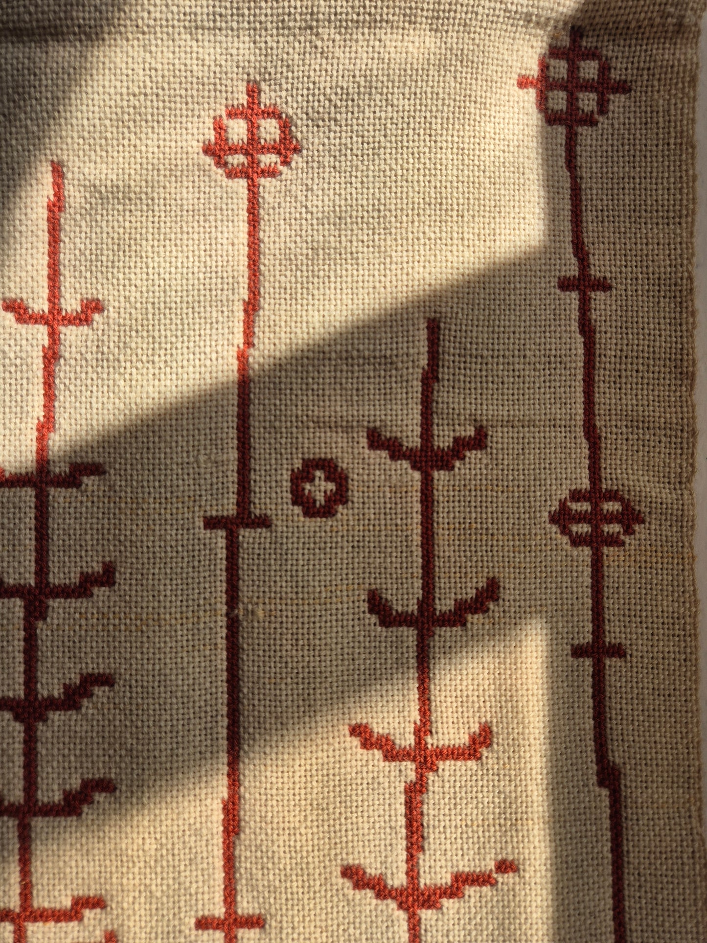 Elonkorjuu Vintage Finnish Wall Hanging by Laura Korpikaivo-Tamminen | Scandinavian Folk Art Textile | 63 x 110 cm