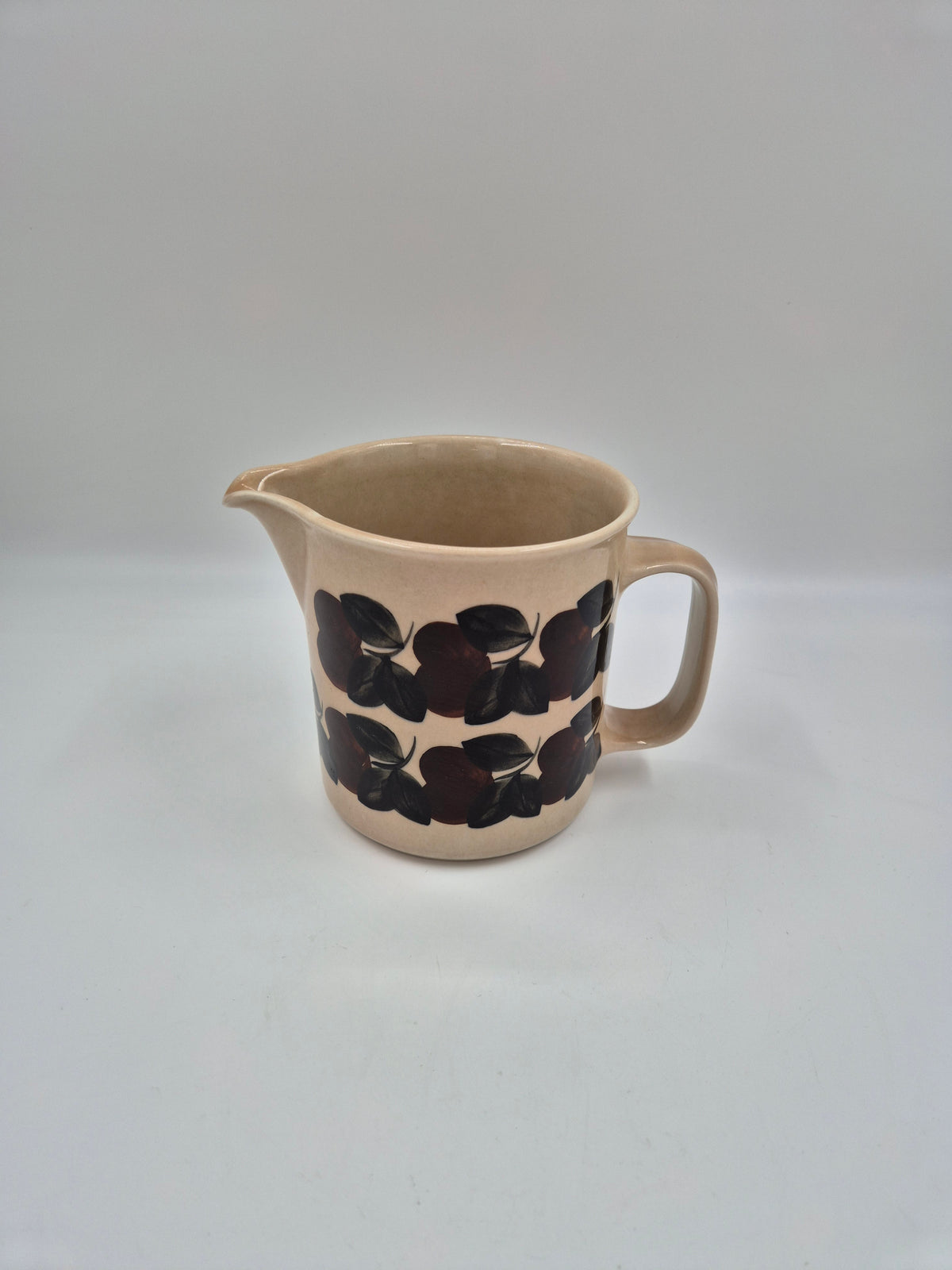 Arabia "Ruija" Milk Pitcher by Raija Uosikkinen, 1975–1981, Hand-Painted Stoneware
