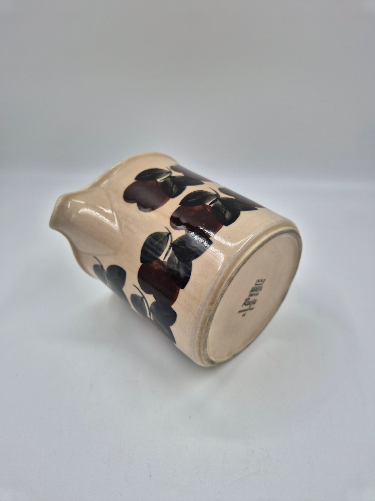 Arabia "Ruija" Milk Pitcher by Raija Uosikkinen, 1975–1981, Hand-Painted Stoneware