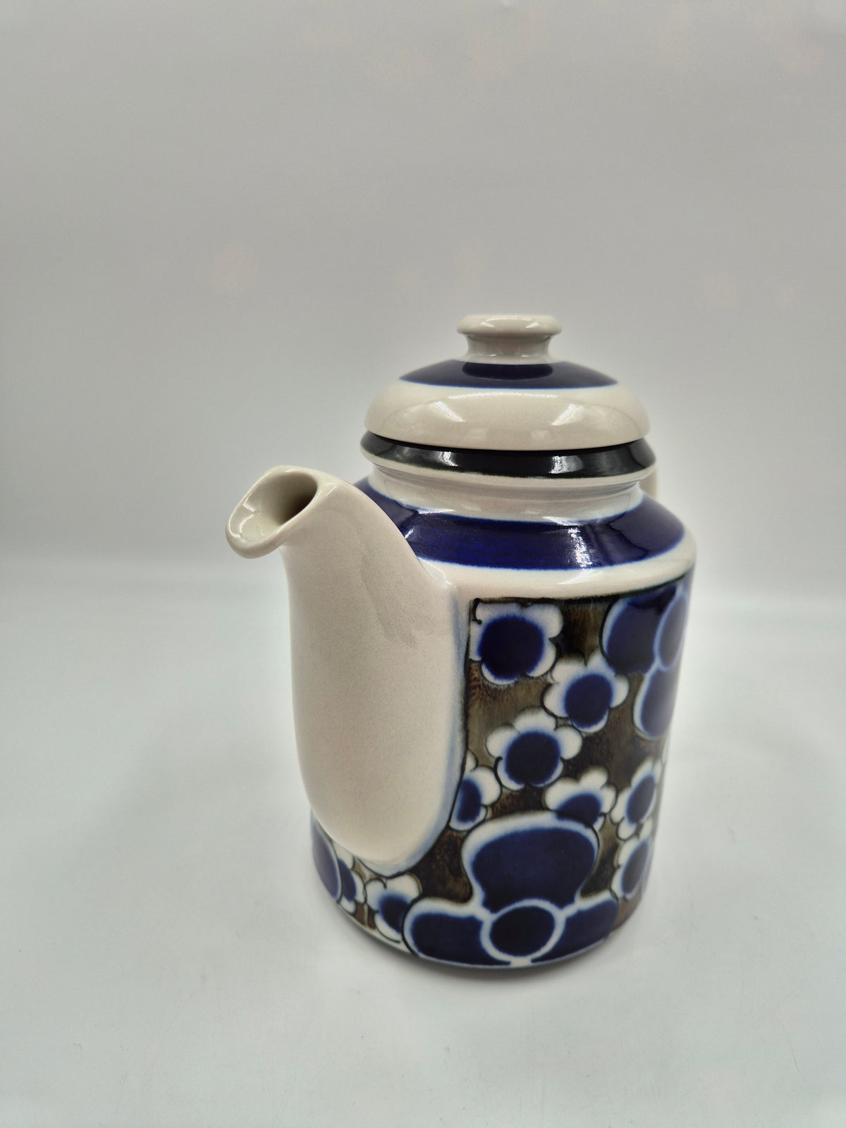 Arabia Saara Coffee Set – Anja Jaatinen-Winquist, 4 Cups & Coffee Pot, 1971–1976
