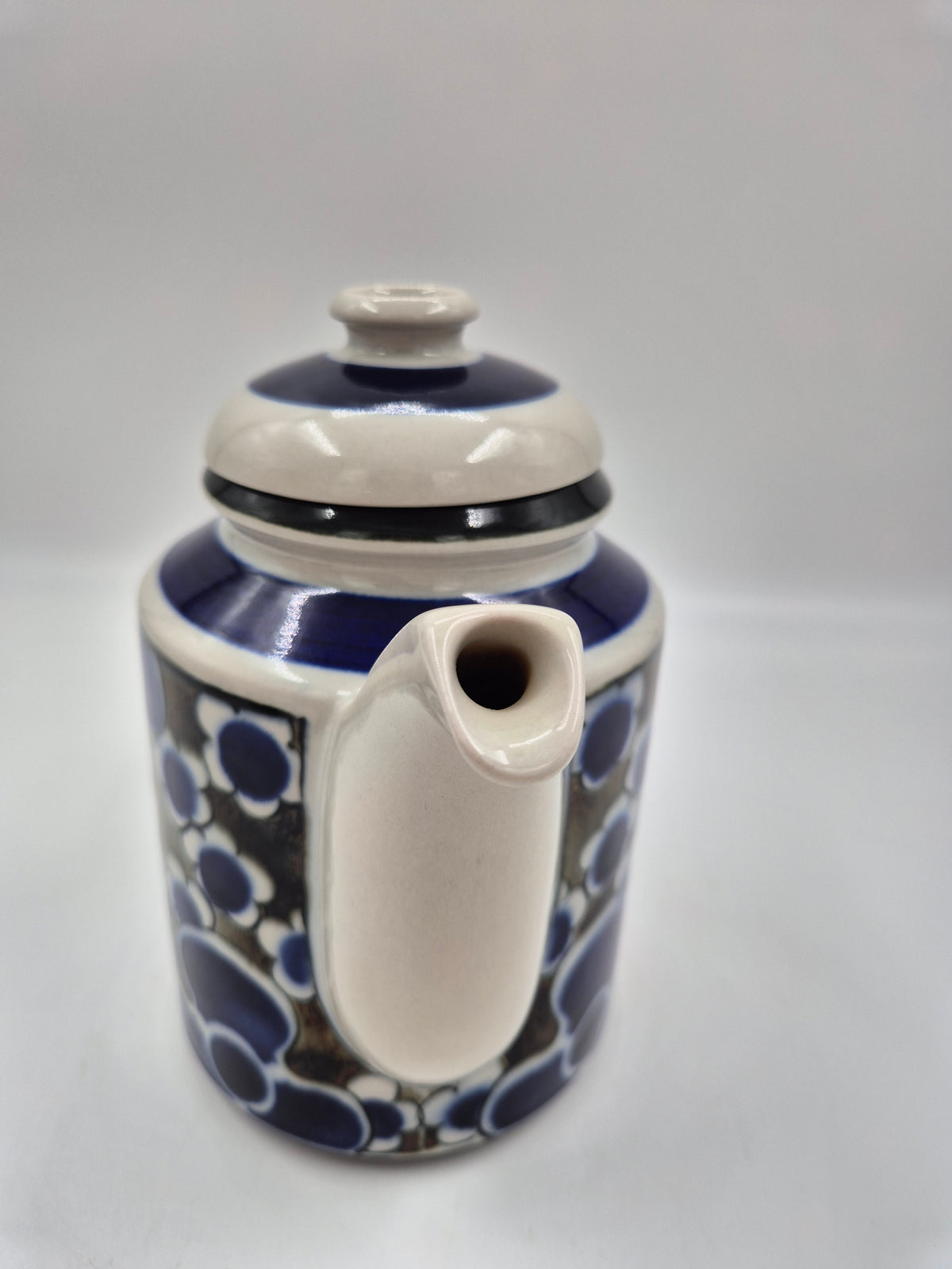 Arabia Saara Coffee Set – Anja Jaatinen-Winquist, 4 Cups & Coffee Pot, 1971–1976