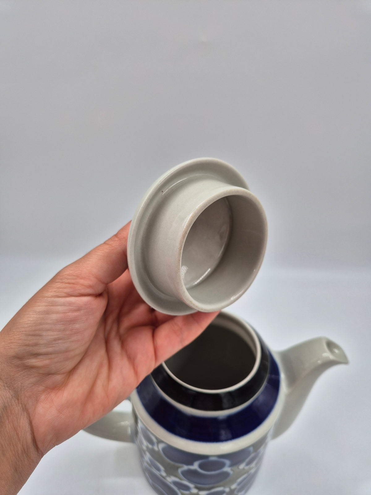 Arabia Saara Coffee Set – Anja Jaatinen-Winquist, 4 Cups & Coffee Pot, 1971–1976