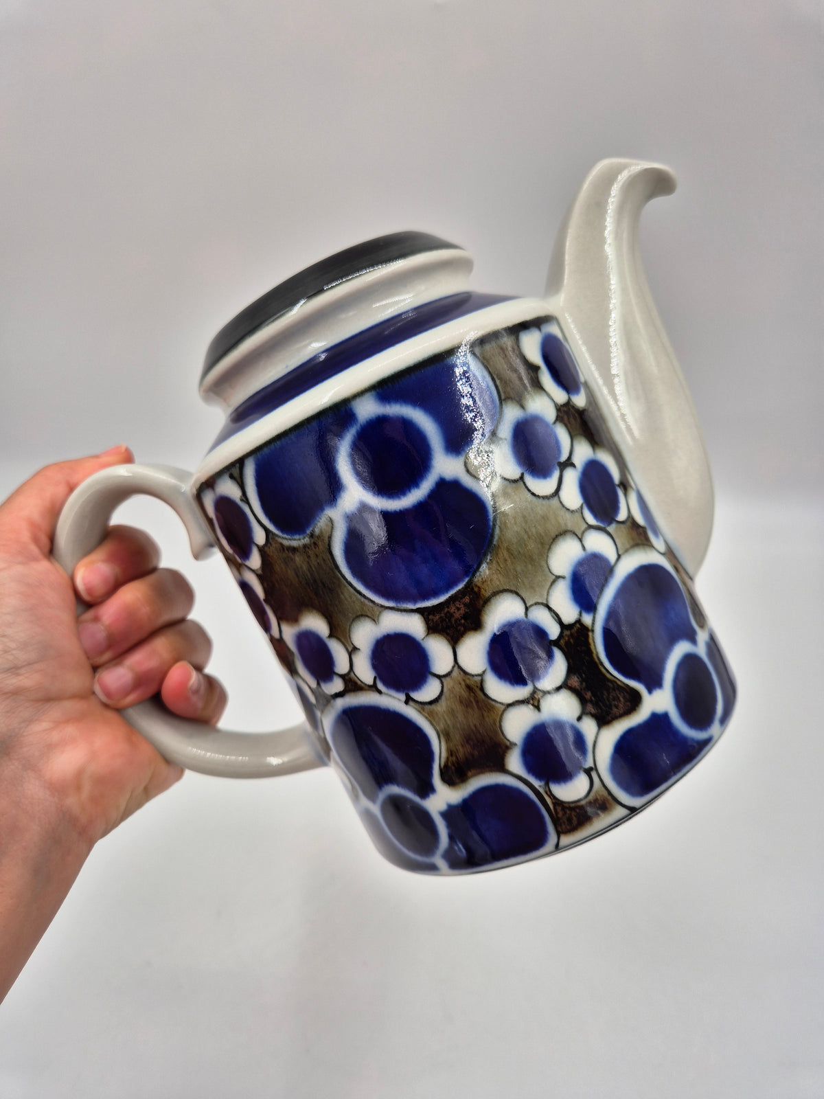 Arabia Saara Coffee Set – Anja Jaatinen-Winquist, 4 Cups & Coffee Pot, 1971–1976