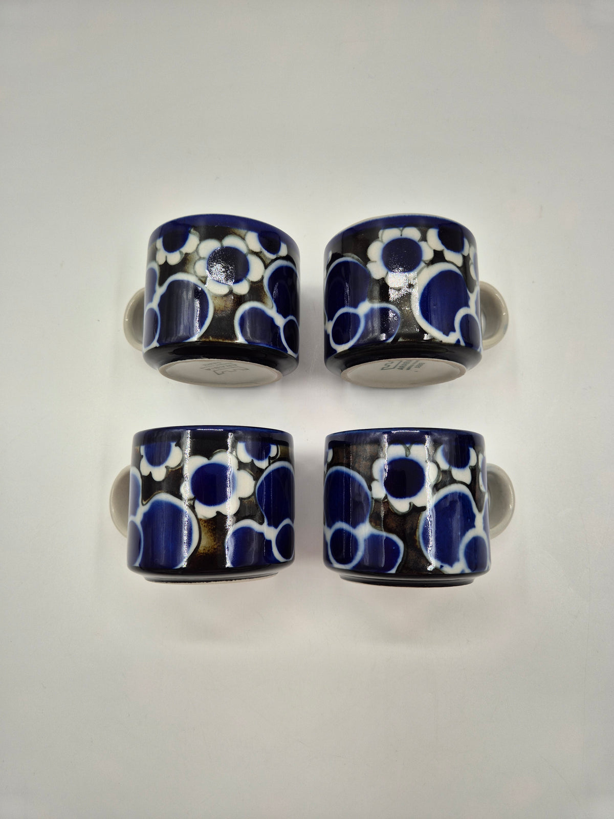 Arabia Saara Coffee Set – Anja Jaatinen-Winquist, 4 Cups & Coffee Pot, 1971–1976