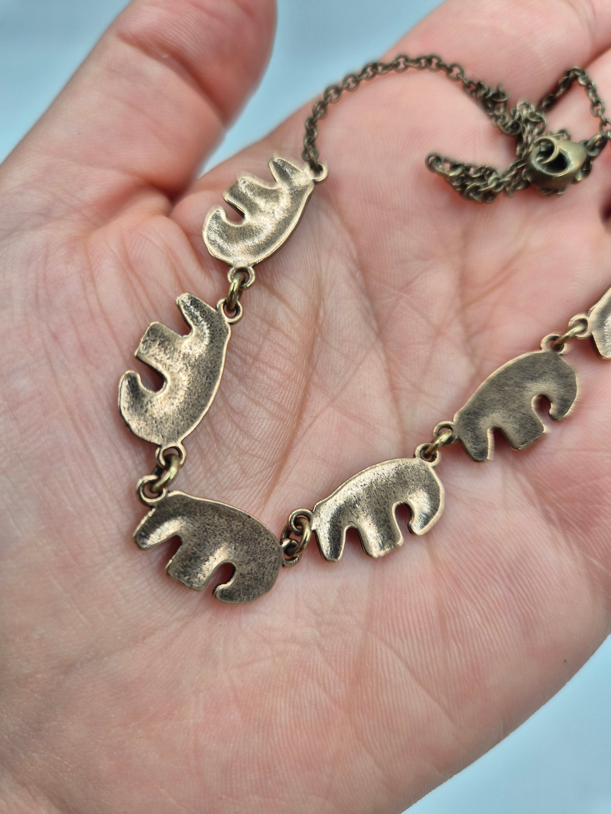 Kalevala Koru "Kalevankarhu" Bear Necklace, Alkuaika, Kaisaleena Mäkelä, Bronze, 40–45 cm