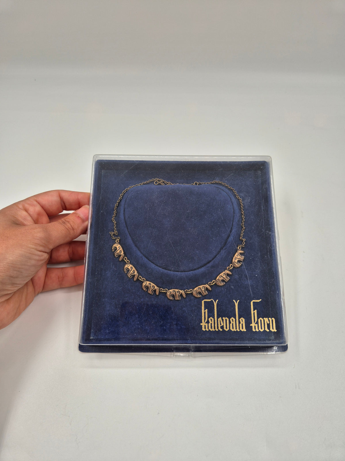 Kalevala Koru "Kalevankarhu" Bear Necklace, Alkuaika, Kaisaleena Mäkelä, Bronze, 40–45 cm