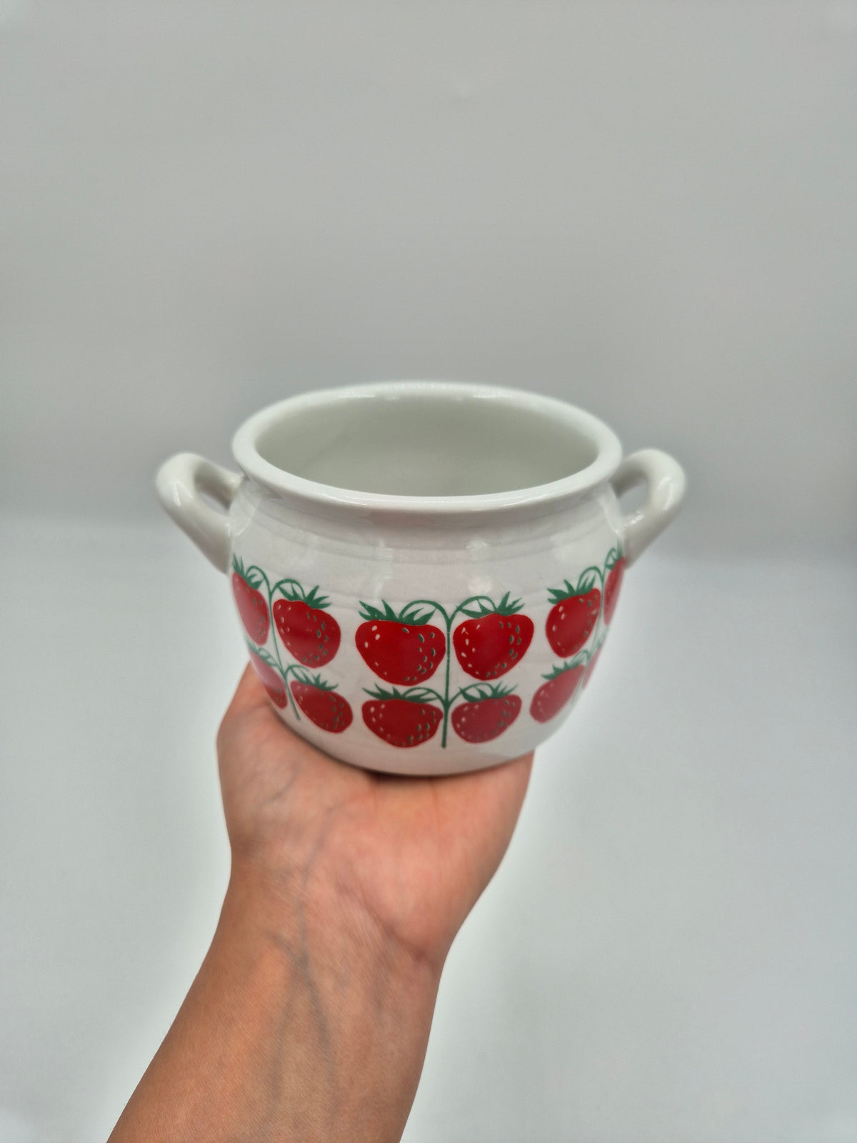 Arabia "Mansikka" Pomona Strawberry Pot 0.6 L, Raija Uosikkinen, Finland, 1969, Vintage Kitchen Jar