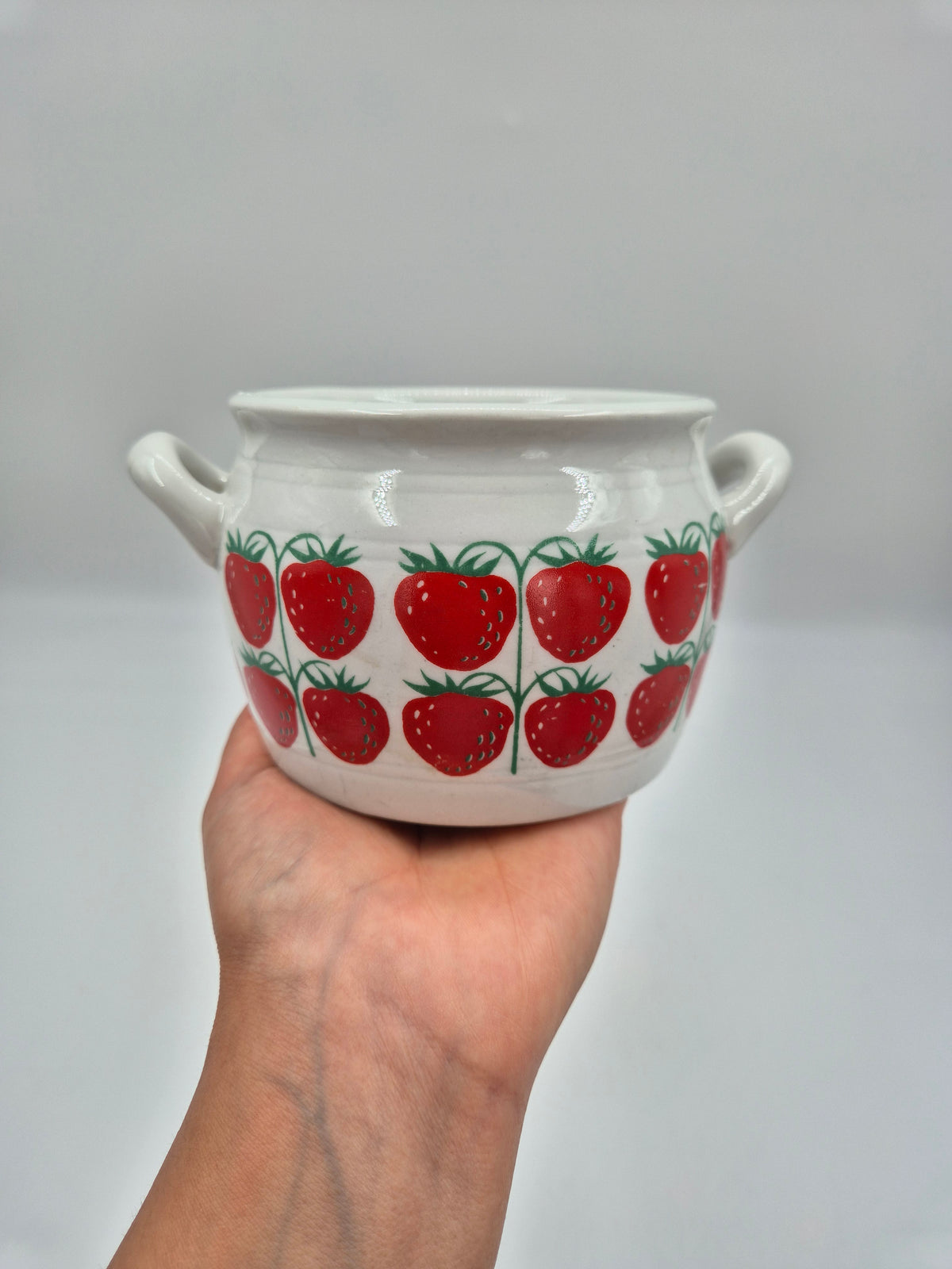 Arabia "Mansikka" Pomona Strawberry Pot 0.6 L, Raija Uosikkinen, Finland, 1969, Vintage Kitchen Jar