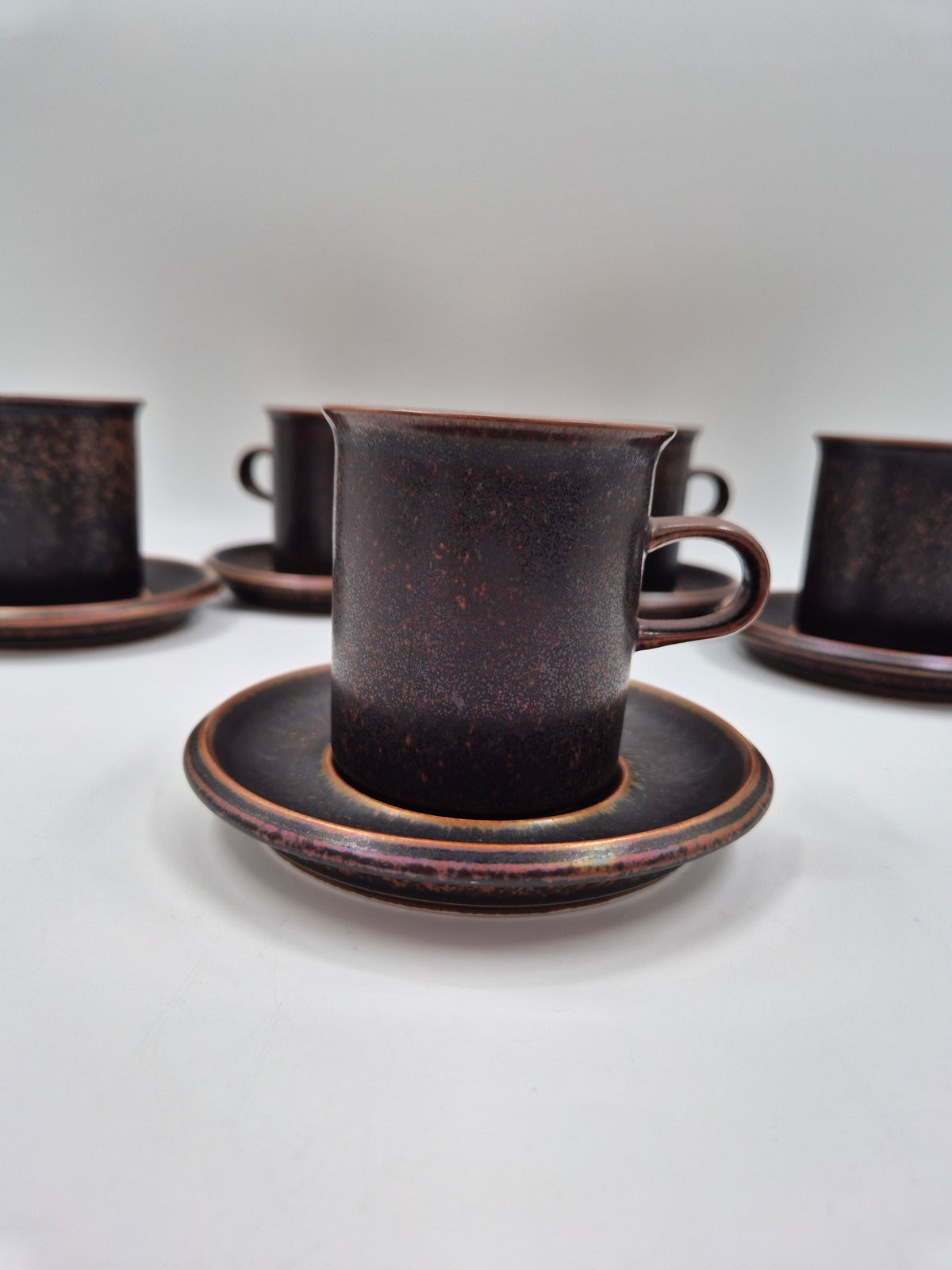 Arabia Finland Ruska Vintage Koffiekopje, Schoteltje &amp; Dessertbord – Mid-Century Aardewerk Set