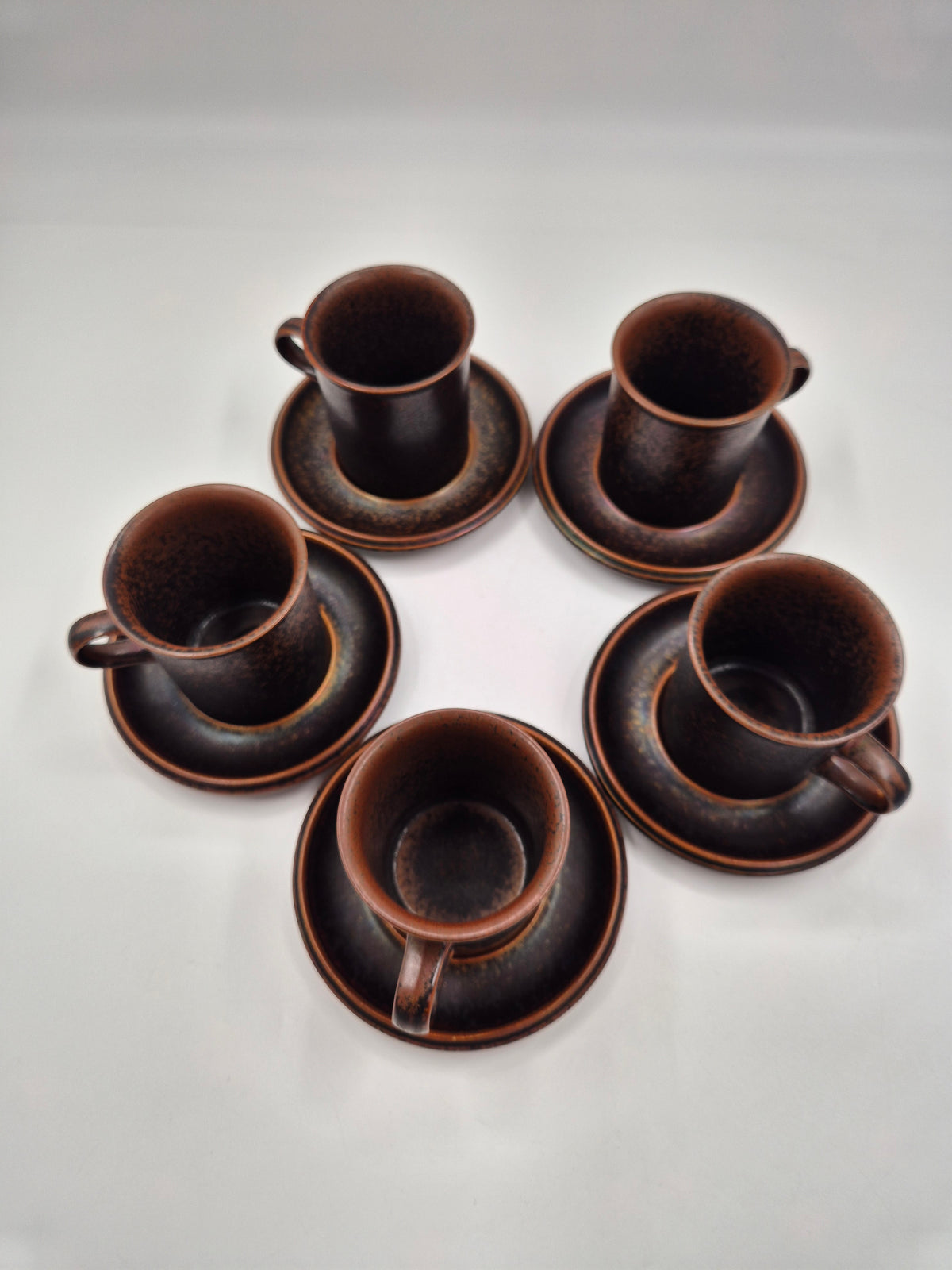 Arabia Finland Ruska Vintage Koffiekopje, Schoteltje &amp; Dessertbord – Mid-Century Aardewerk Set