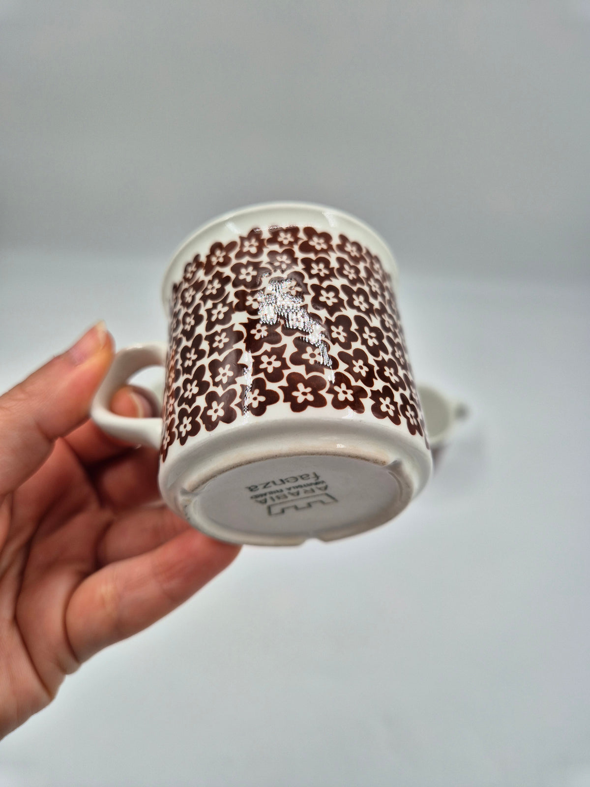 Arabia Faenza Brown Flower 16-piece, trio set, Inkeri Seppälä, Mocca, Espresso, Coffee Cups, 1973–1979