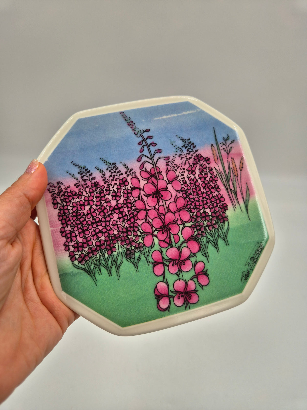 Arabia Maitohorsma Wall Plate 15cm, Fireweed Flower, South Ostrobothnia, Toivo G Utriainen