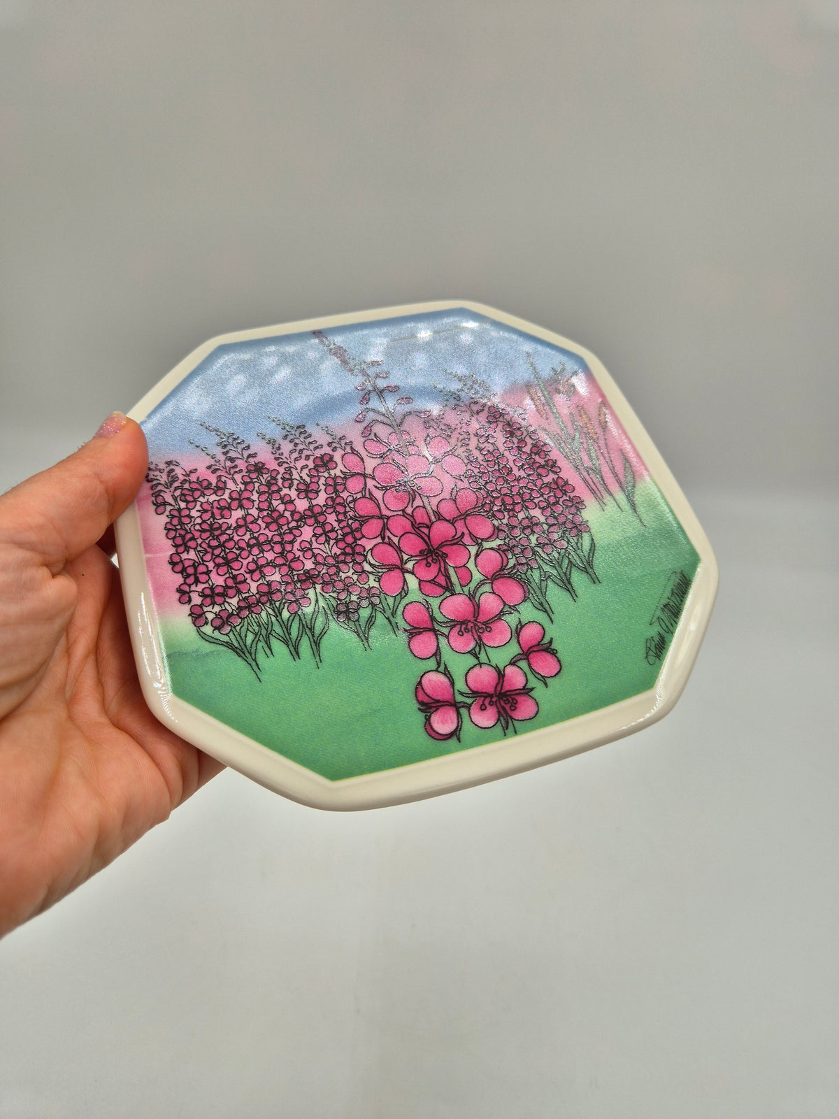 Arabia Maitohorsma Wall Plate 15cm, Fireweed Flower, South Ostrobothnia, Toivo G Utriainen