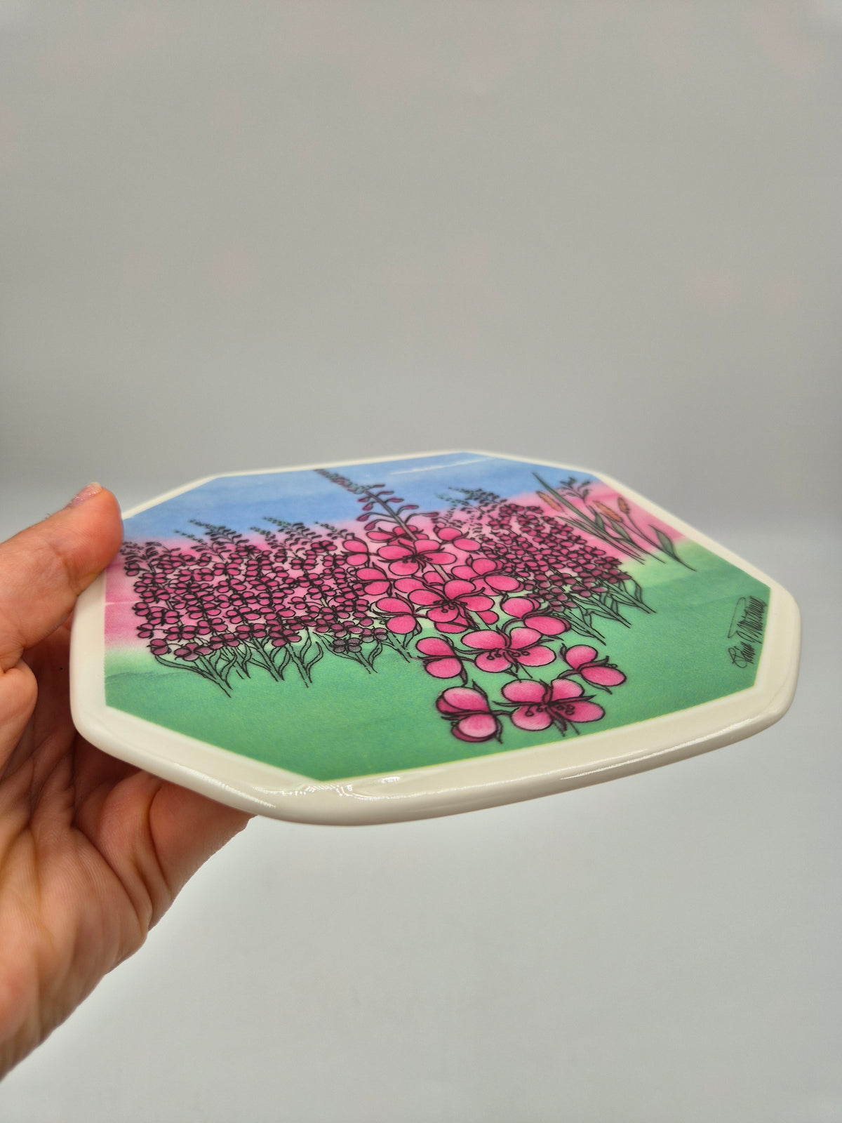 Arabia Maitohorsma Wall Plate 15cm, Fireweed Flower, South Ostrobothnia, Toivo G Utriainen