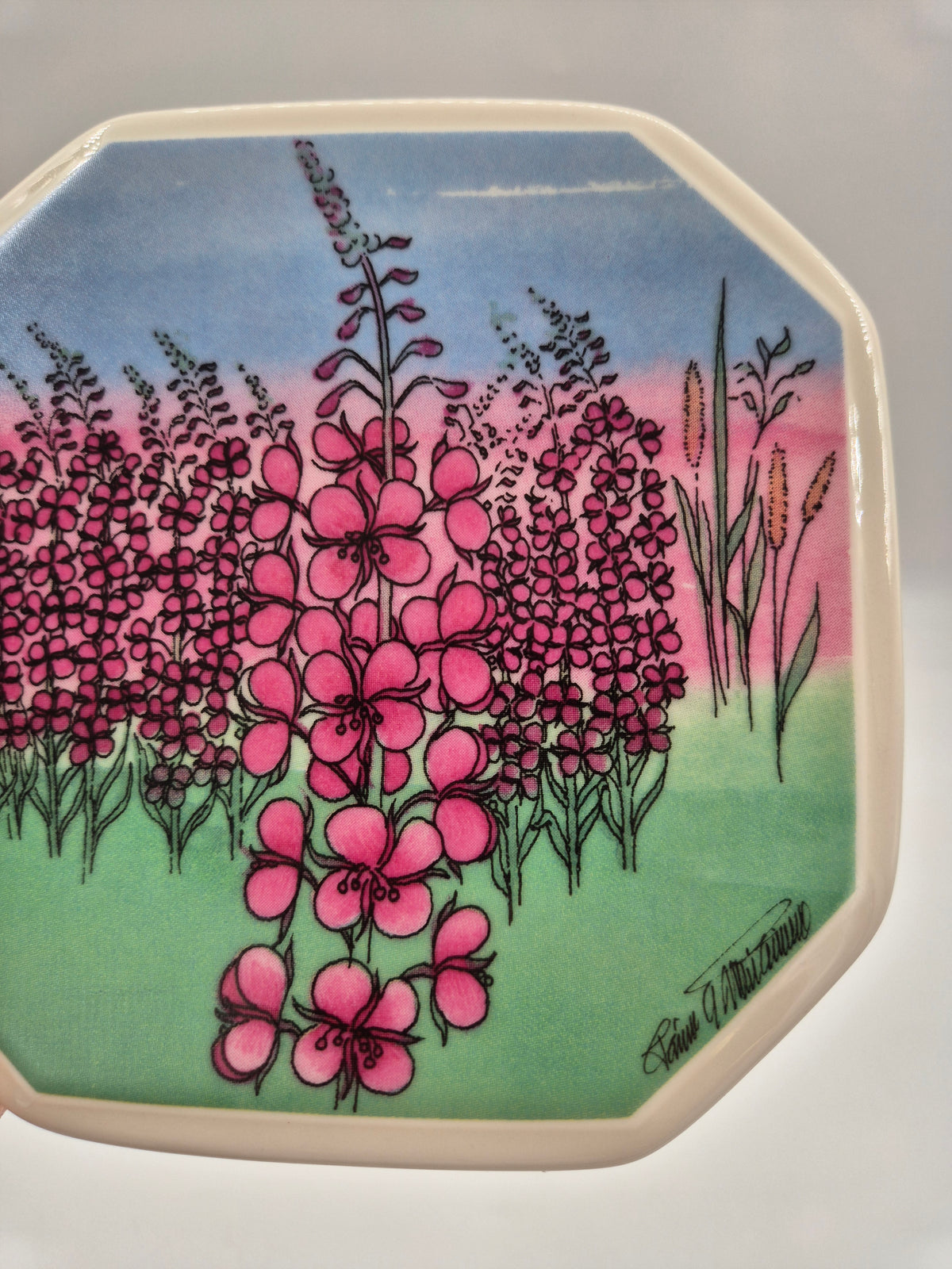 Arabia Maitohorsma Wall Plate 15cm, Fireweed Flower, South Ostrobothnia, Toivo G Utriainen