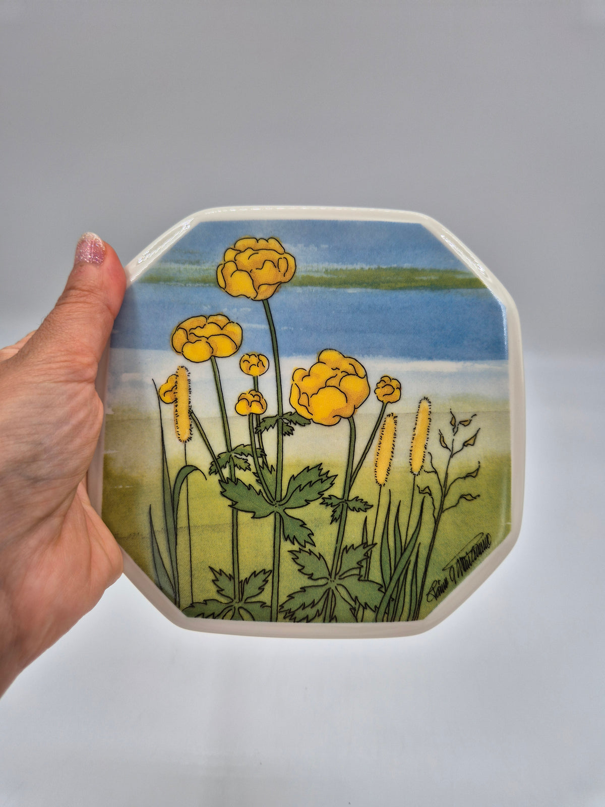 Arabia Kullero Wall Plate 15cm by Toivo G. Utriainen, Lapland Flower