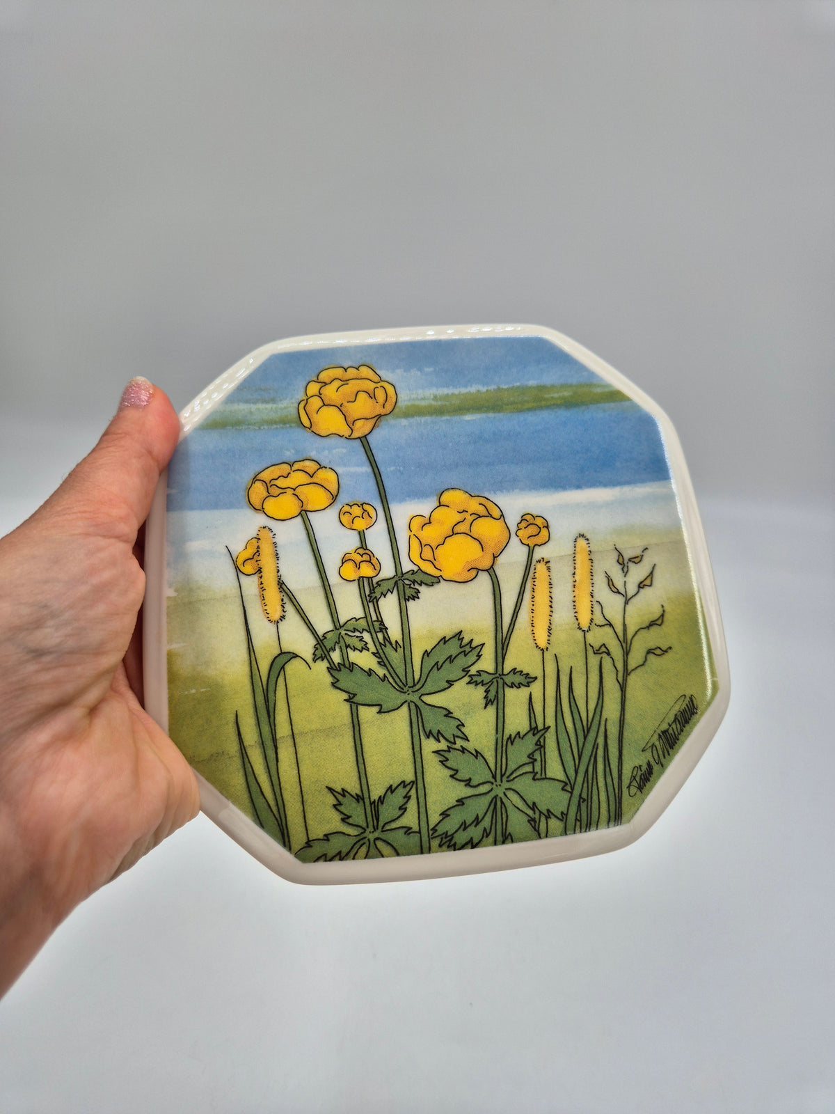 Arabia Kullero Wall Plate 15cm by Toivo G. Utriainen, Lapland Flower