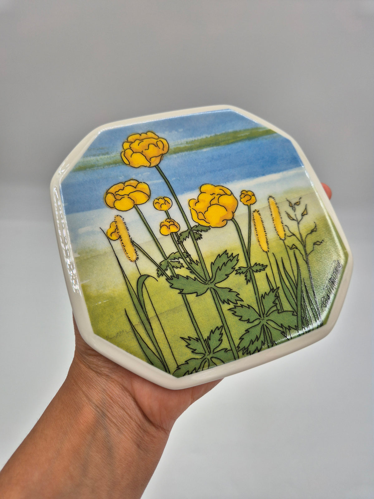 Arabia Kullero Wall Plate 15cm by Toivo G. Utriainen, Lapland Flower