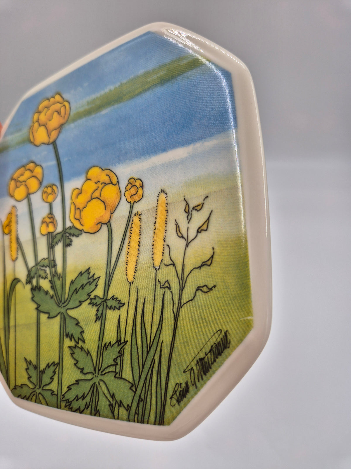 Arabia Kullero Wall Plate 15cm by Toivo G. Utriainen, Lapland Flower