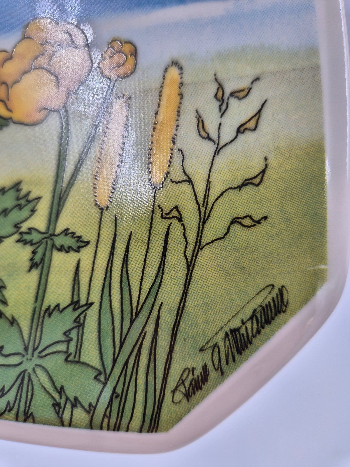 Arabia Kullero Wall Plate 15cm by Toivo G. Utriainen, Lapland Flower