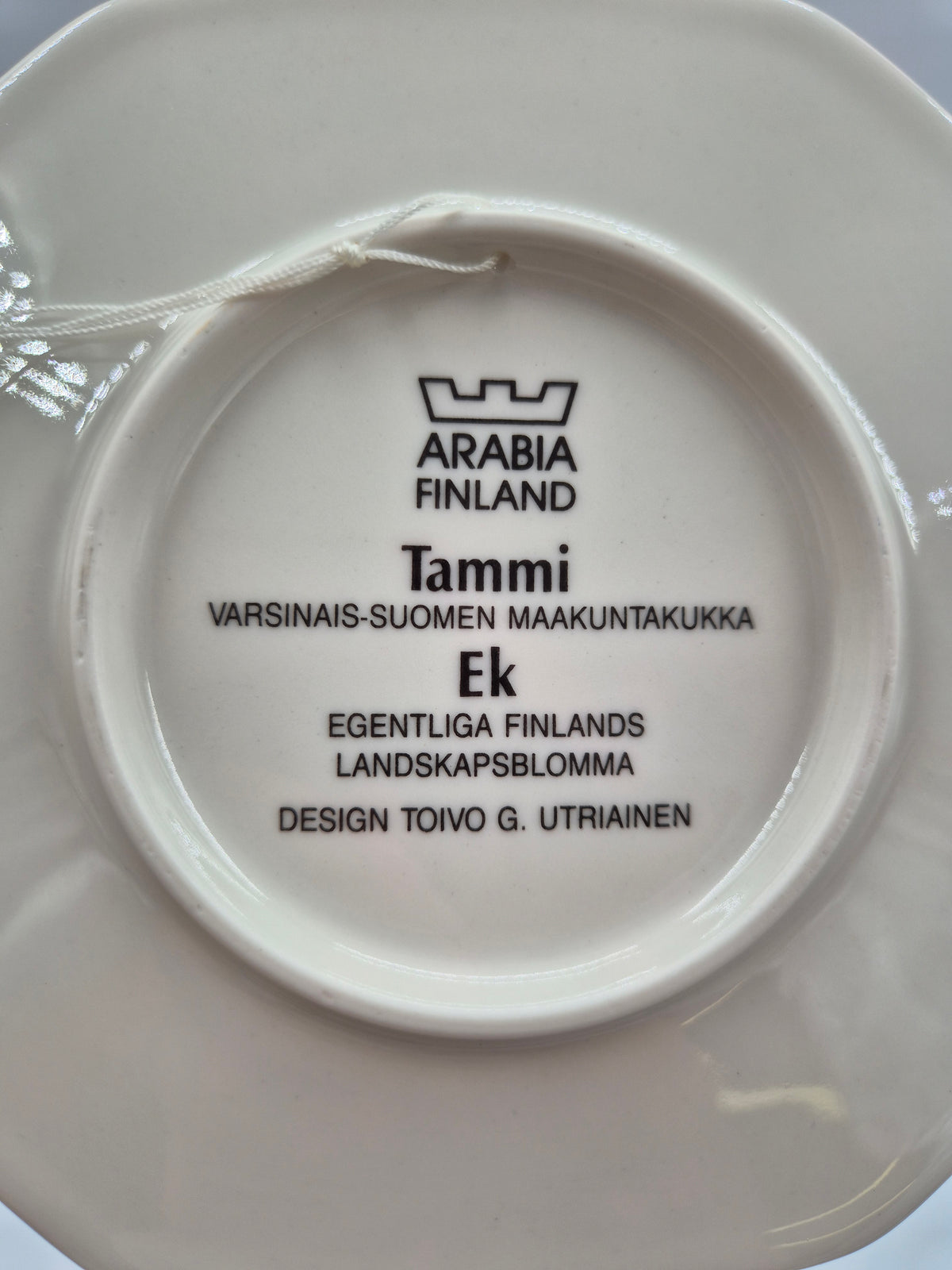 Arabia Tammi Wall Plate 15cm, Toivo G. Utriainen, Finnish Vintage Ceramic, Varsinais-Suomi Oak, 1993