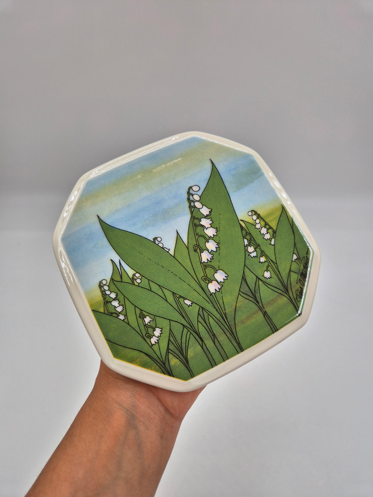 Arabia Kielo Wall Plate 15cm, Toivo G. Utriainen, Finnish National Flower, Vintage Arabia Ceramic, 1993