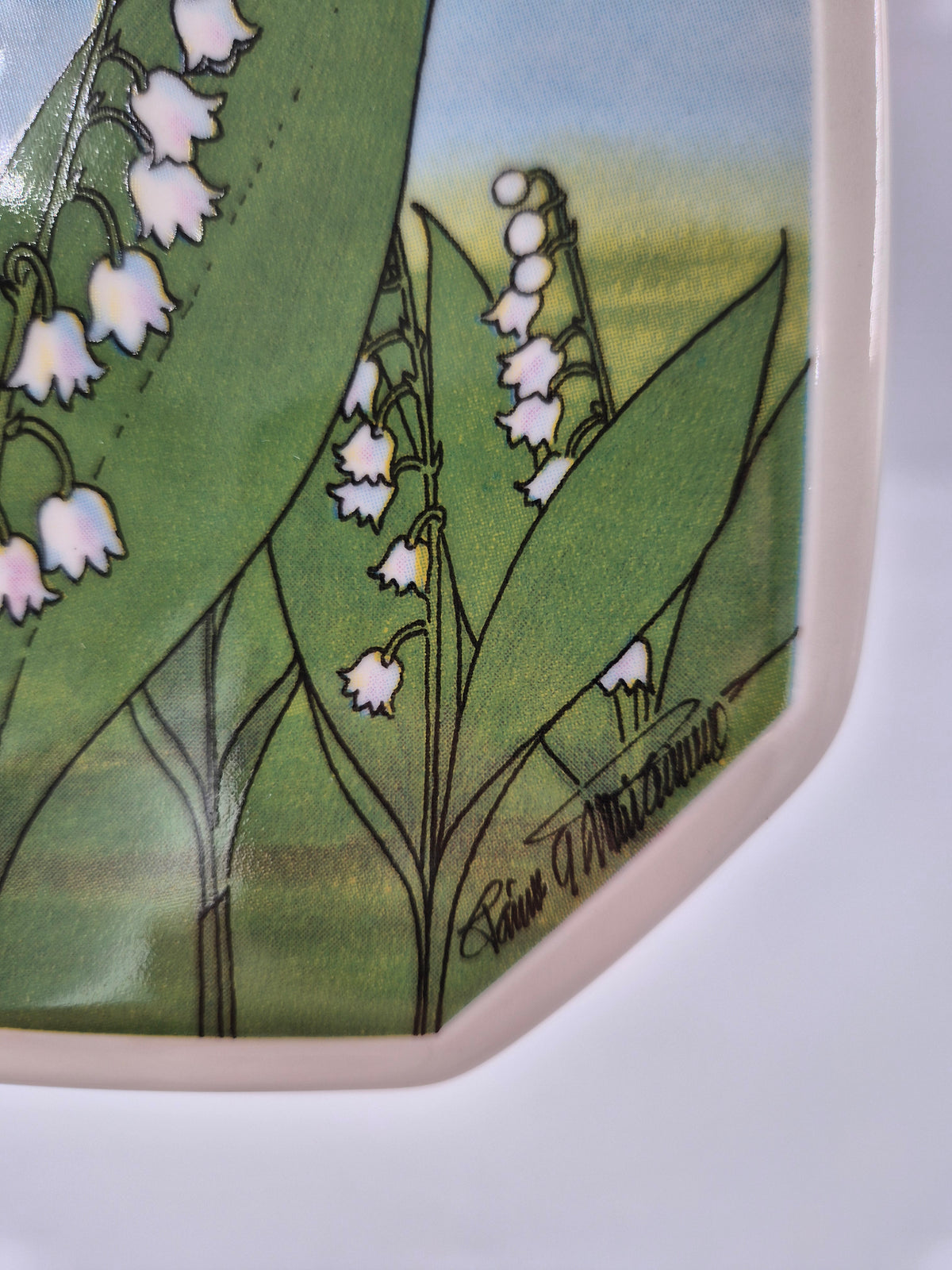 Arabia Kielo Wall Plate 15cm, Toivo G. Utriainen, Finnish National Flower, Vintage Arabia Ceramic, 1993