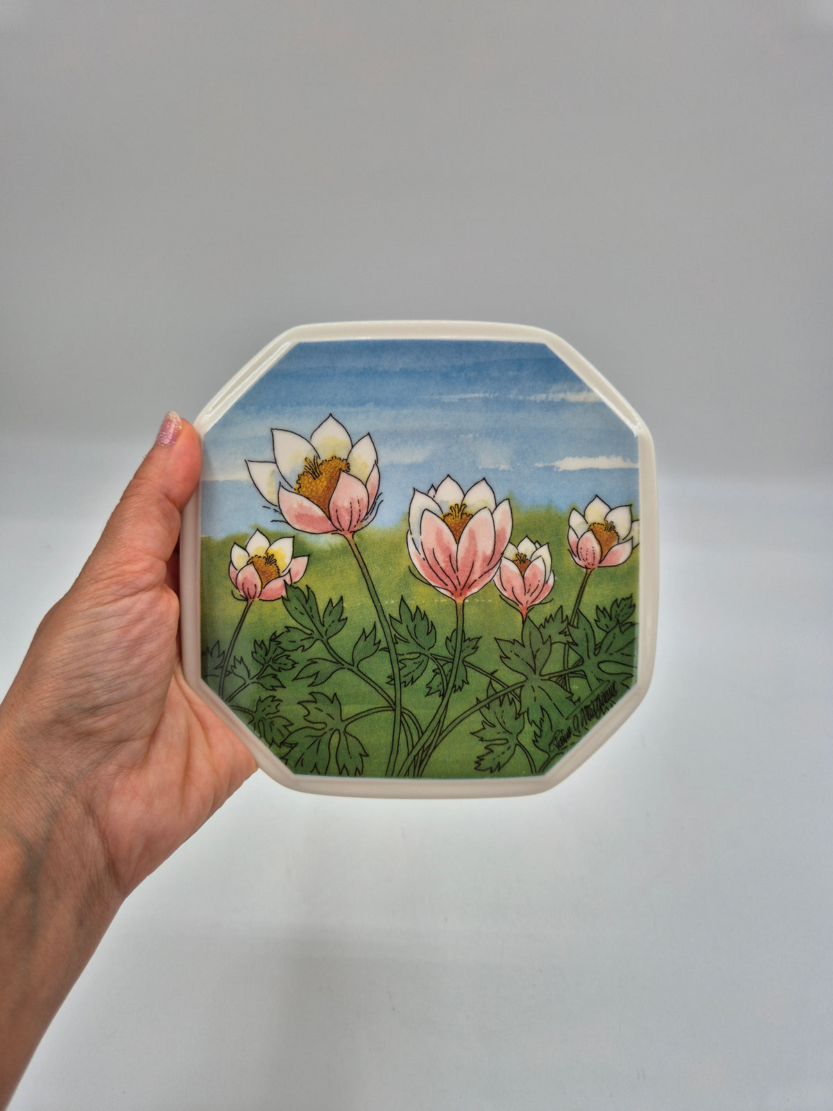 Vintage Arabia Kangasvuokko Wall Plate 15cm, Toivo G. Utriainen, Finnish Design, South Karelia Flower
