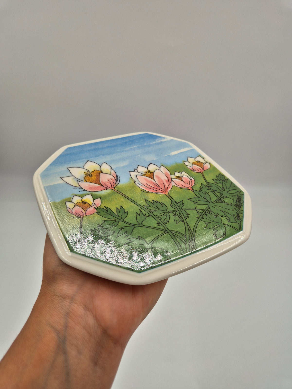 Vintage Arabia Kangasvuokko Wall Plate 15cm, Toivo G. Utriainen, Finnish Design, South Karelia Flower
