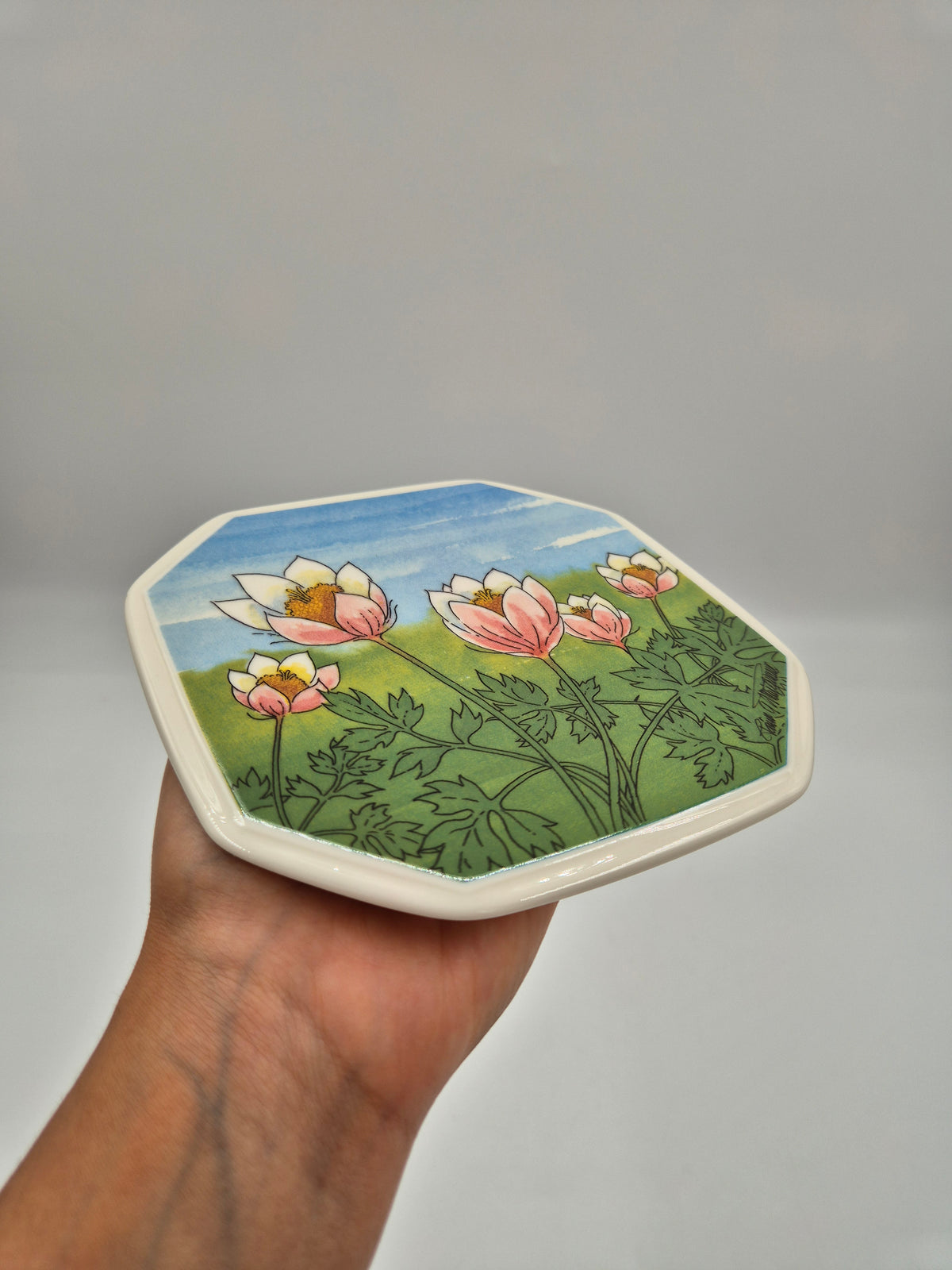 Vintage Arabia Kangasvuokko Wall Plate 15cm, Toivo G. Utriainen, Finnish Design, South Karelia Flower