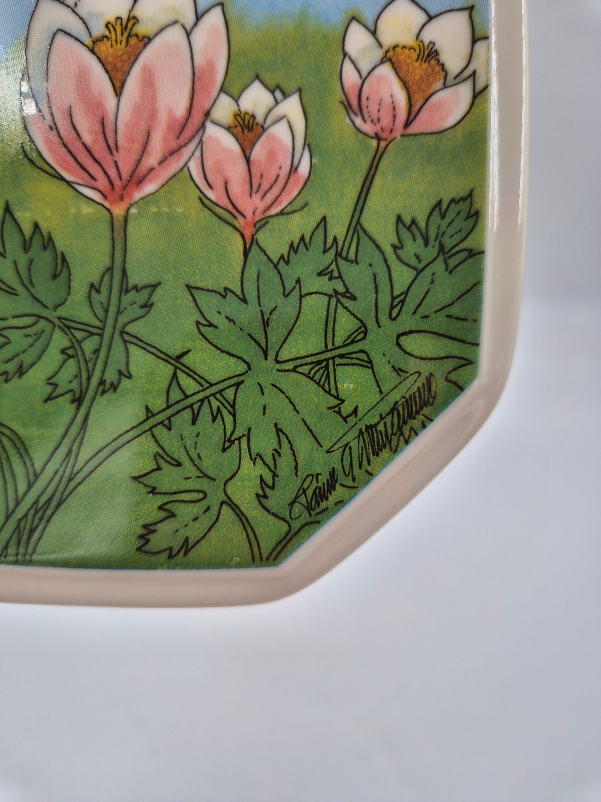 Vintage Arabia Kangasvuokko Wall Plate 15cm, Toivo G. Utriainen, Finnish Design, South Karelia Flower