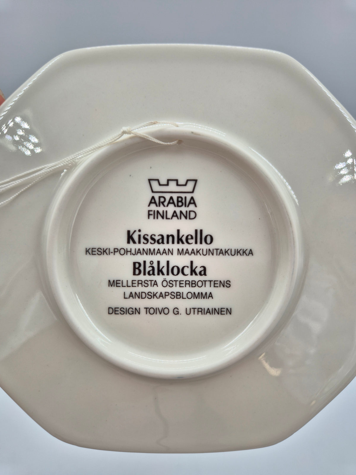 Vintage Arabia Kissankello Wall Plate 15cm, Toivo G. Utriainen, Finnish Regional Flower, 1993