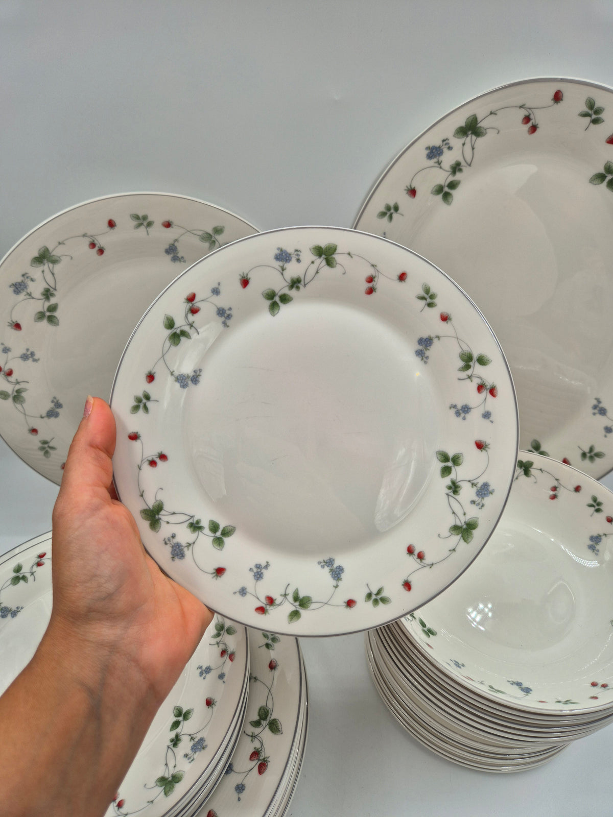 Vintage Royal Doulton Strawberry Fayre Dinnerware