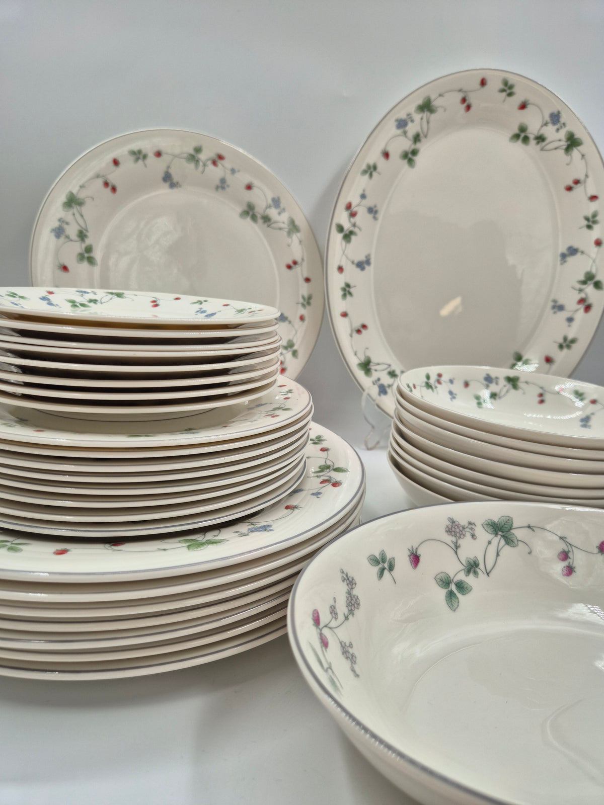 Vintage Royal Doulton Strawberry Fayre Dinnerware