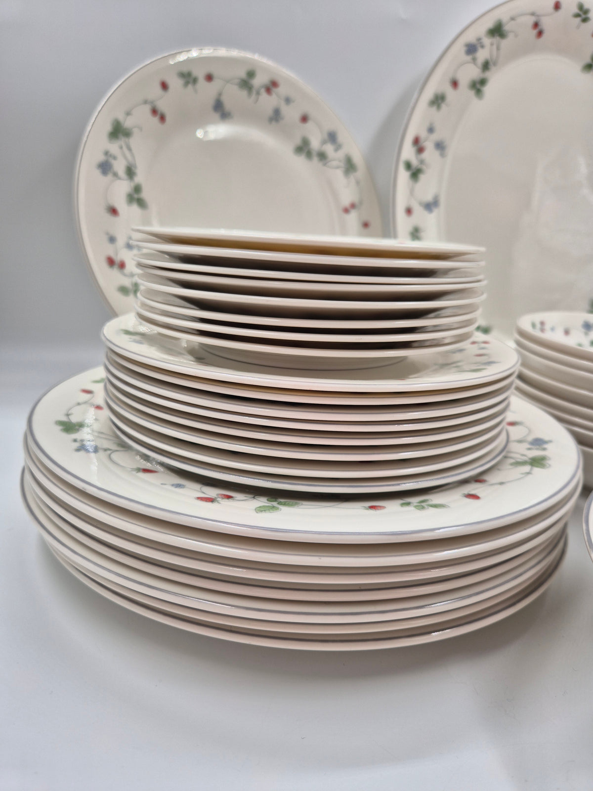 Vintage Royal Doulton Strawberry Fayre Dinnerware