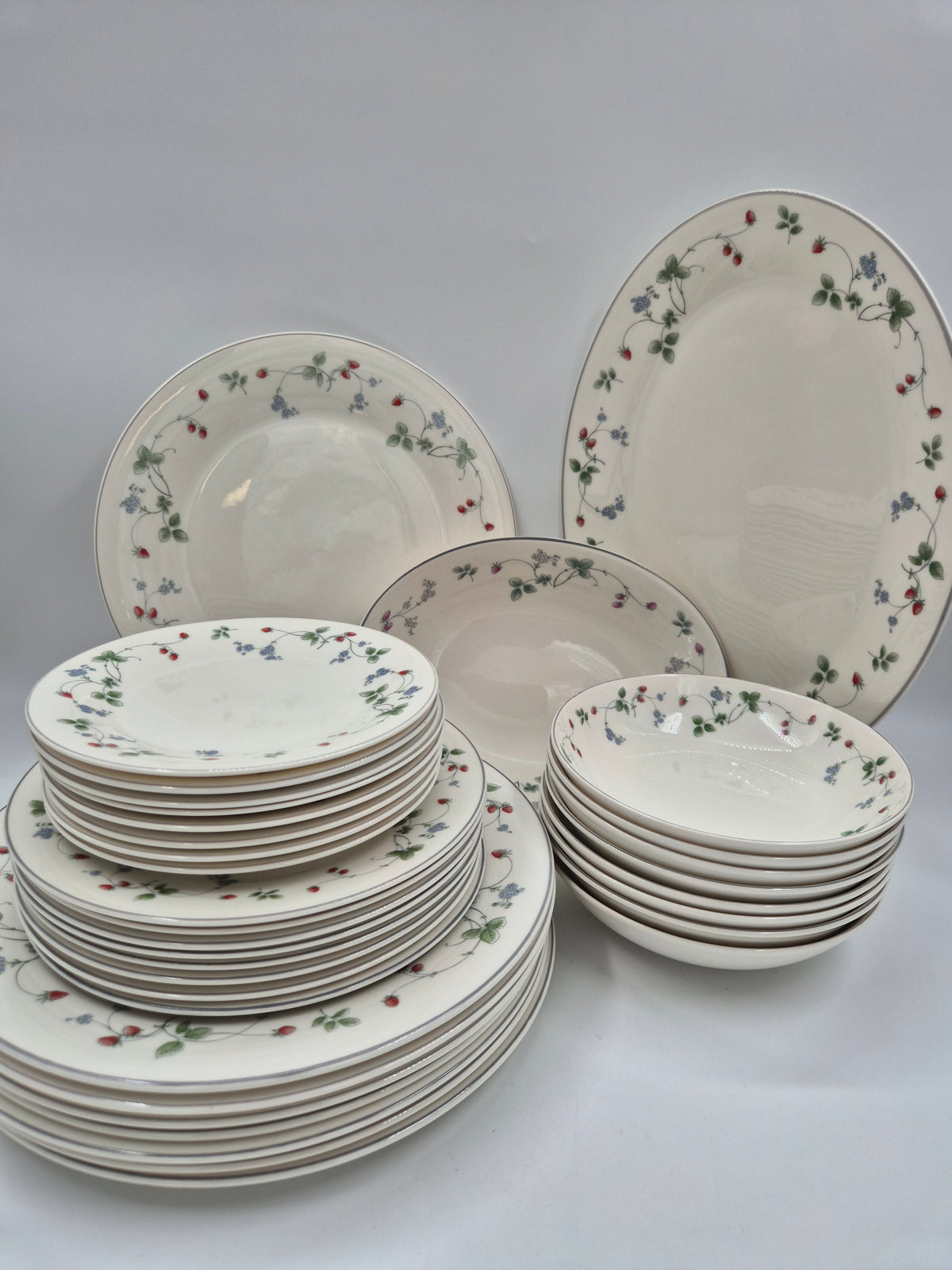 Vintage Royal Doulton Strawberry Fayre Dinnerware