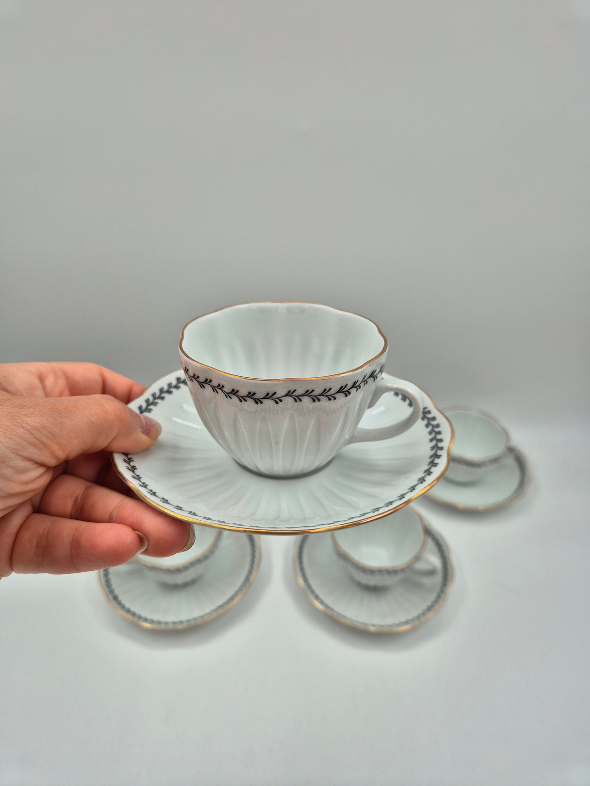 Set of 5 Vintage Arabia Varpu BB Coffee Cup and Saucer, Raija Uosikkinen & Ulla Procopé, Finland 1954–1970